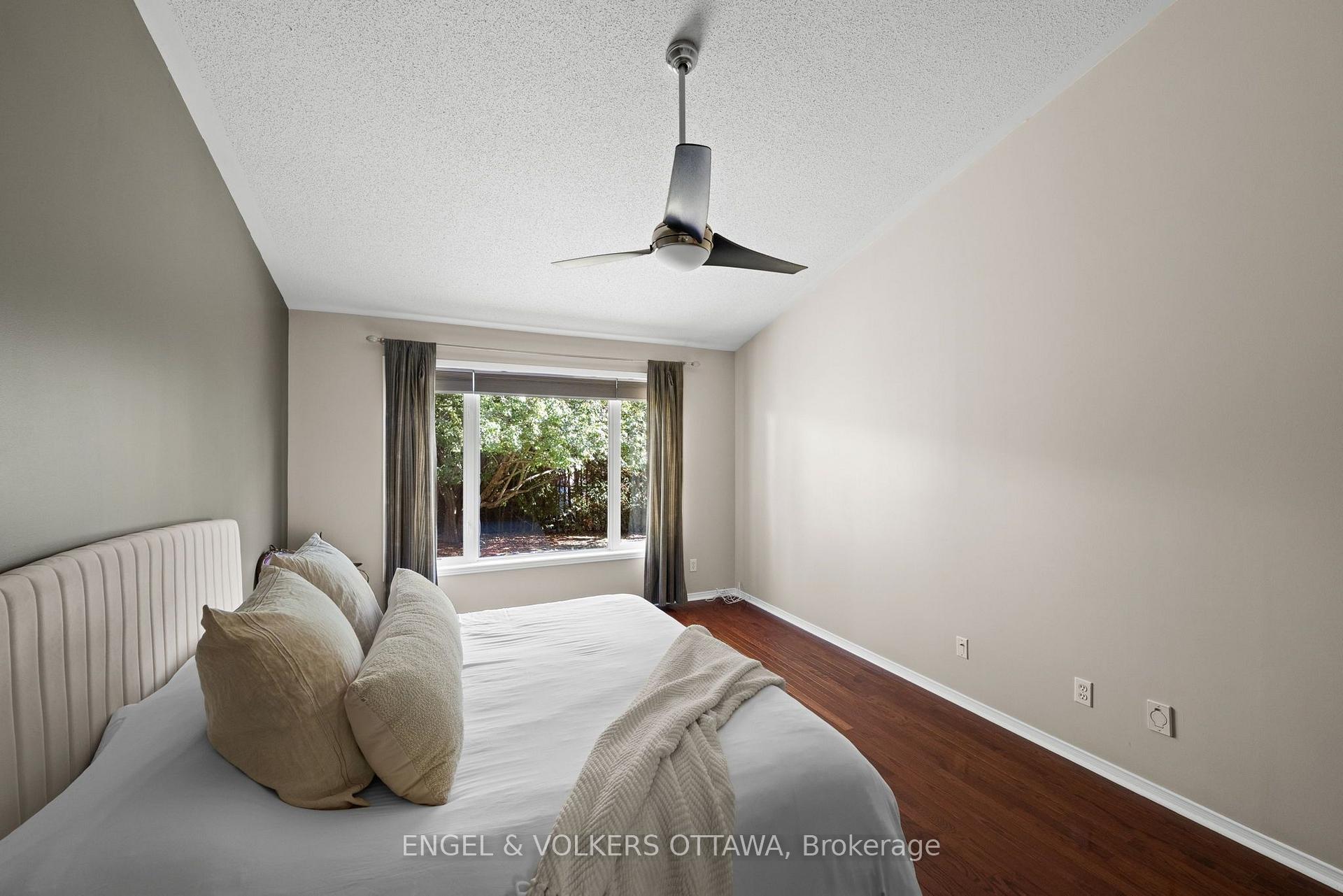 Photo 22 of 4 Burnstead Crescent, Ottawa, Kanata - Emerald Meadows/Trailwest — HOMEH