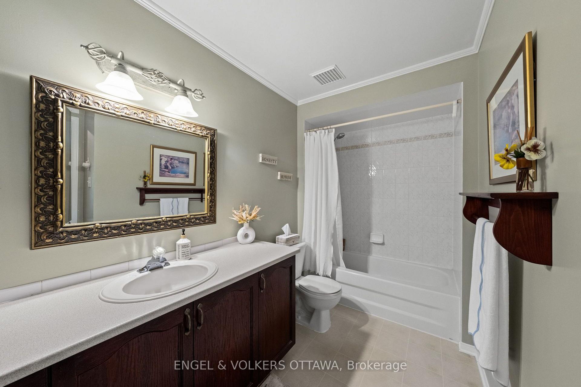 Photo 24 of 4 Burnstead Crescent, Ottawa, Kanata - Emerald Meadows/Trailwest — HOMEH