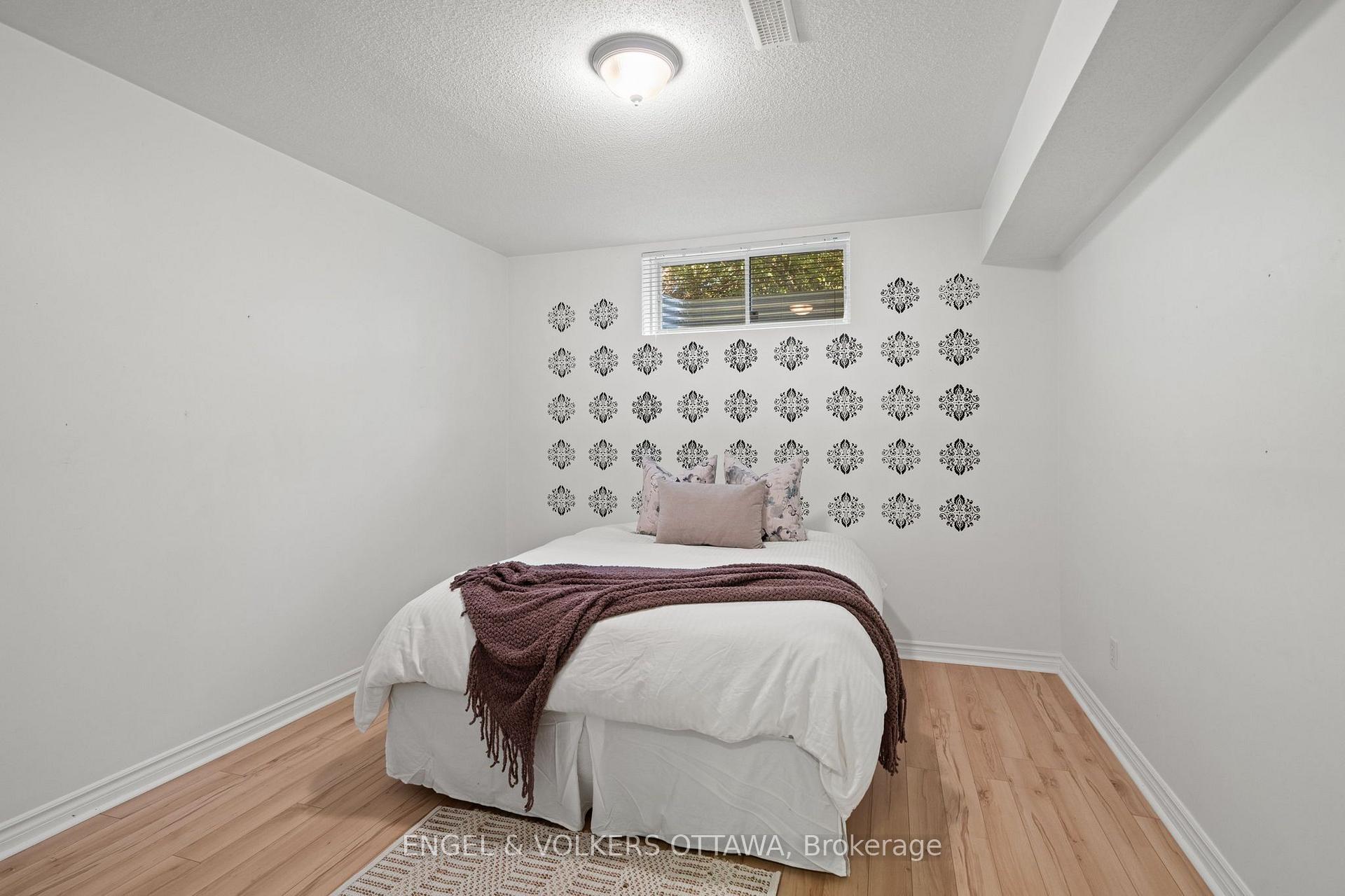 Photo 30 of 4 Burnstead Crescent, Ottawa, Kanata - Emerald Meadows/Trailwest — HOMEH