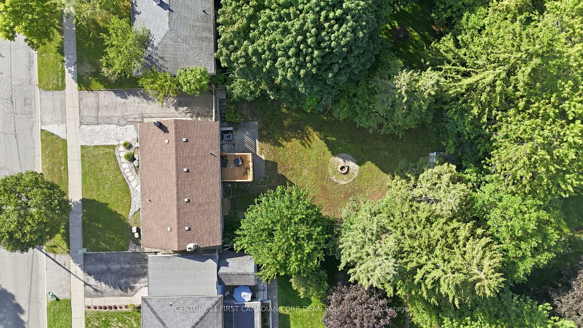 Photo 17 of 351 Briarhill Avenue, London, East A — HOMEH