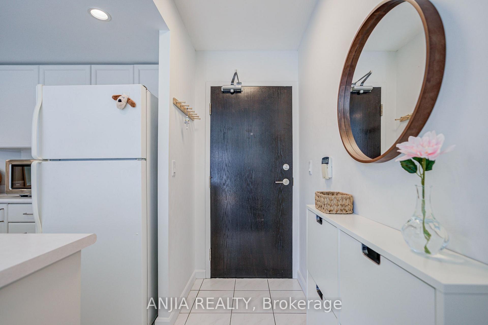 Photo 9 of Unit 2011, 8 Park Road, Toronto, Rosedale-Moore Park — HOMEH