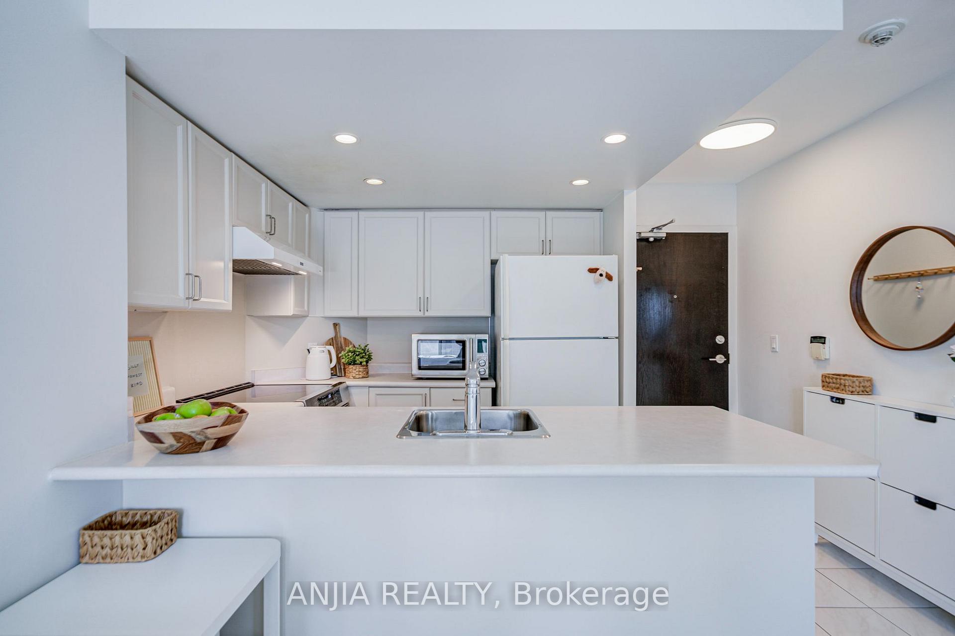 Photo 14 of Unit 2011, 8 Park Road, Toronto, Rosedale-Moore Park — HOMEH