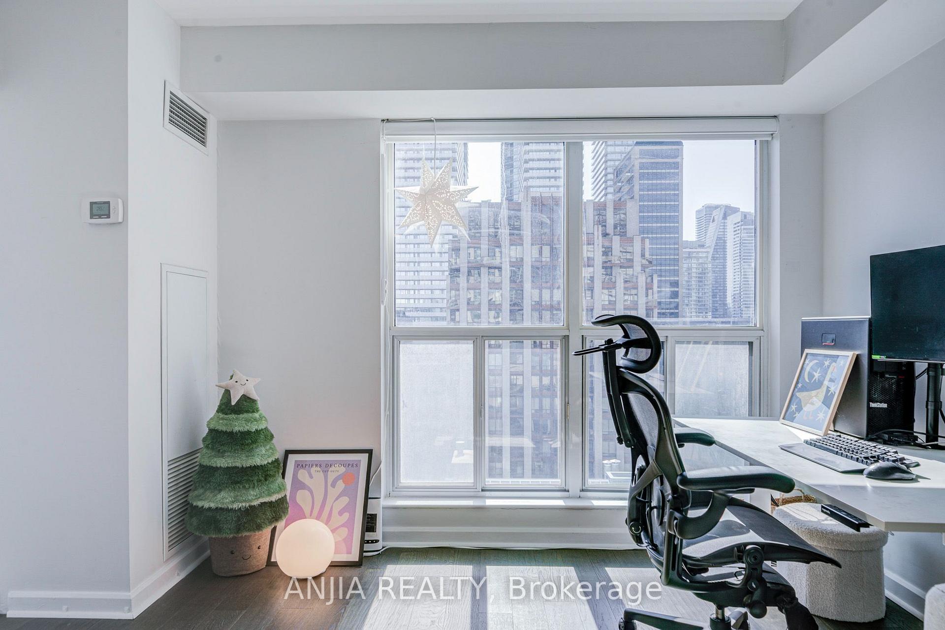 Photo 20 of Unit 2011, 8 Park Road, Toronto, Rosedale-Moore Park — HOMEH