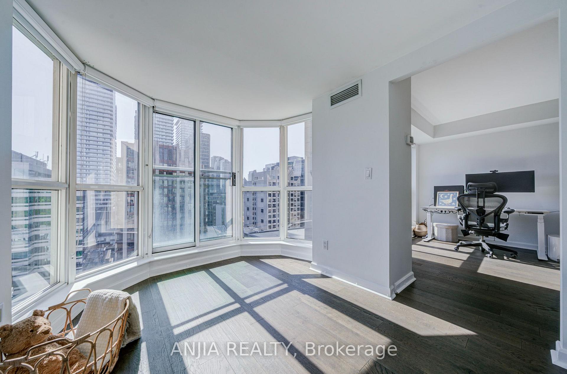 Photo 21 of Unit 2011, 8 Park Road, Toronto, Rosedale-Moore Park — HOMEH