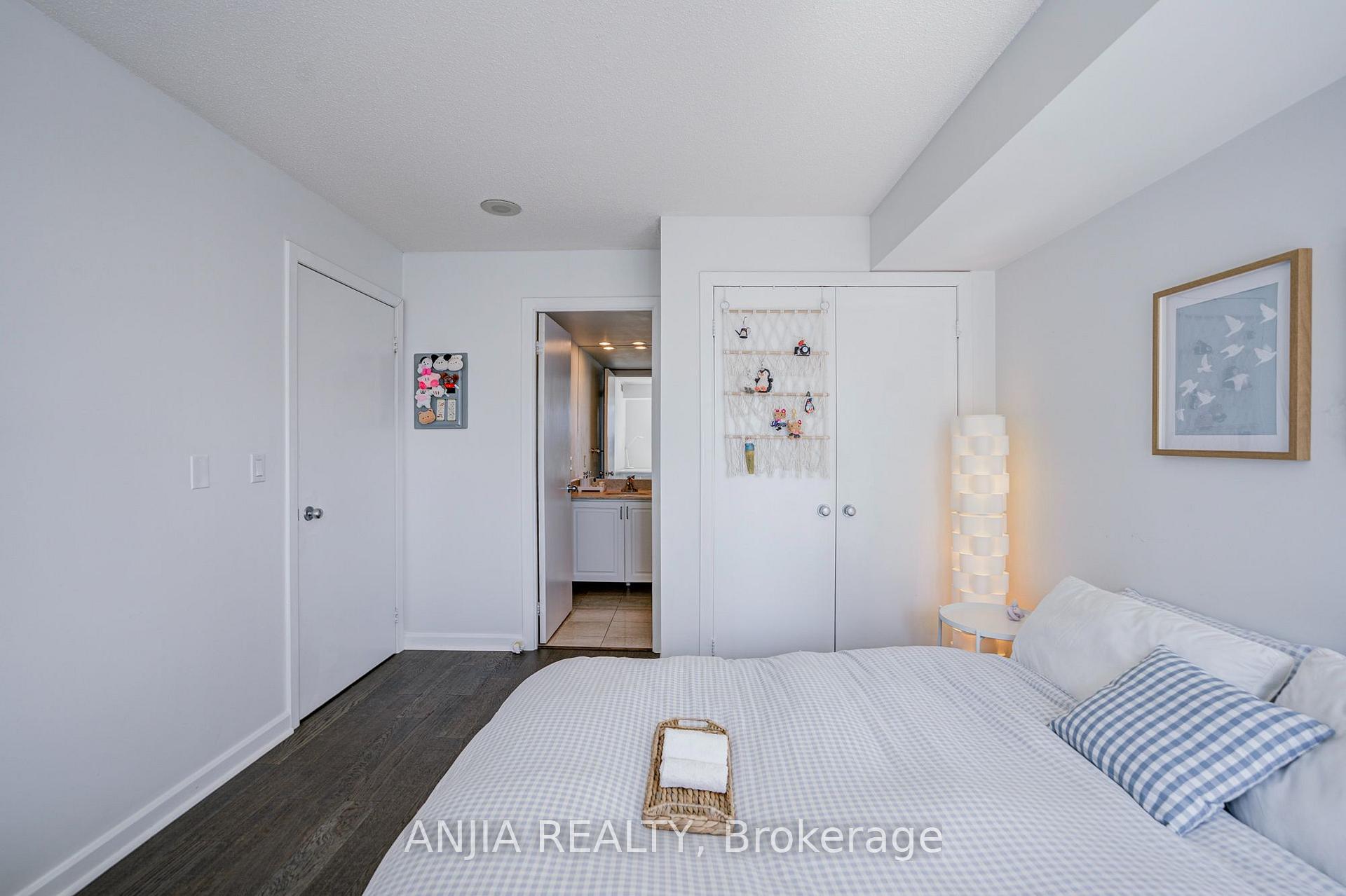 Photo 31 of Unit 2011, 8 Park Road, Toronto, Rosedale-Moore Park — HOMEH