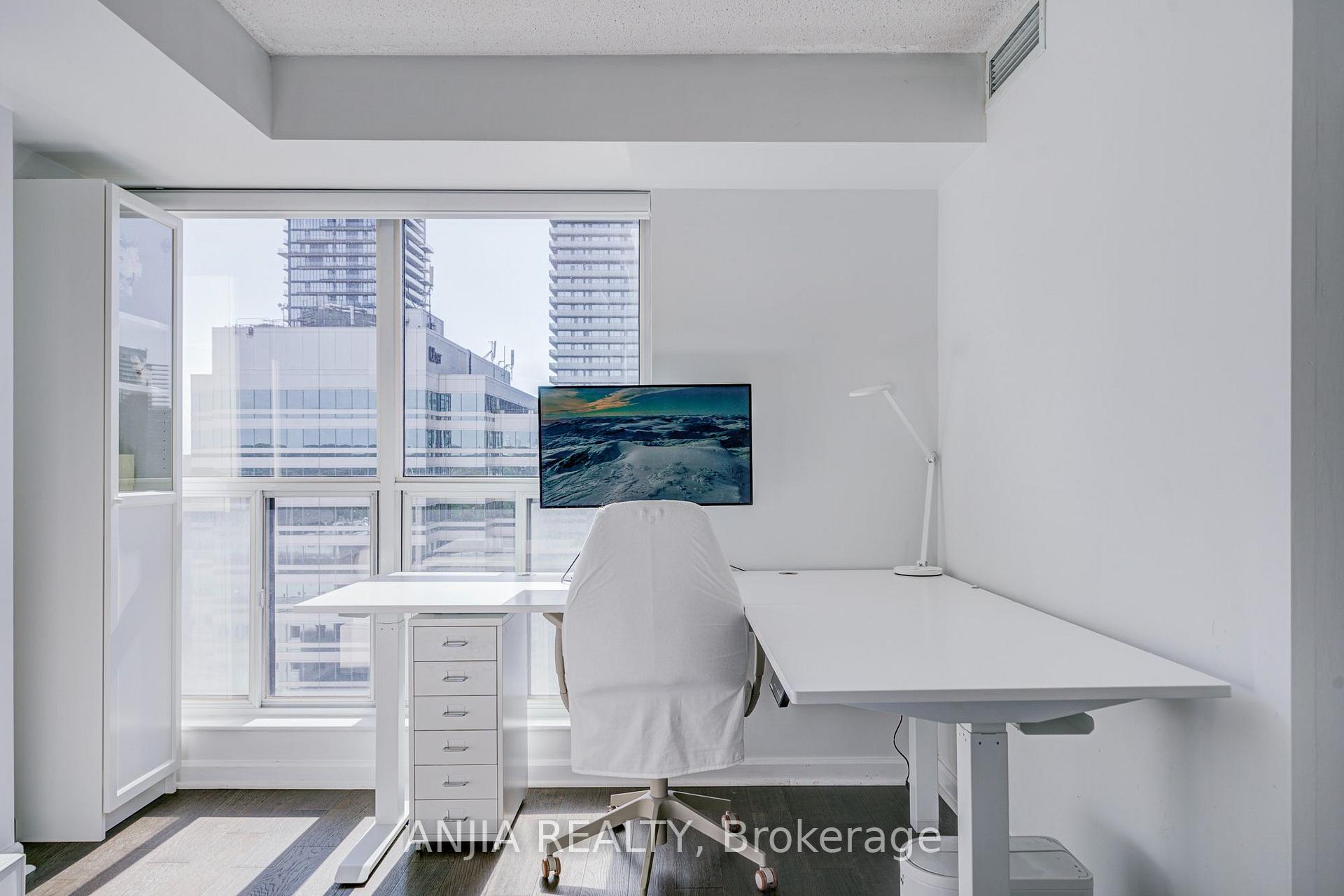 Photo 35 of Unit 2011, 8 Park Road, Toronto, Rosedale-Moore Park — HOMEH