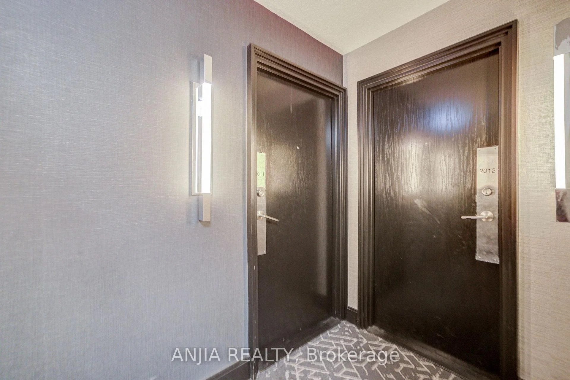 Photo 2 of Unit 2011, 8 Park Road, Toronto, Rosedale-Moore Park — HOMEH