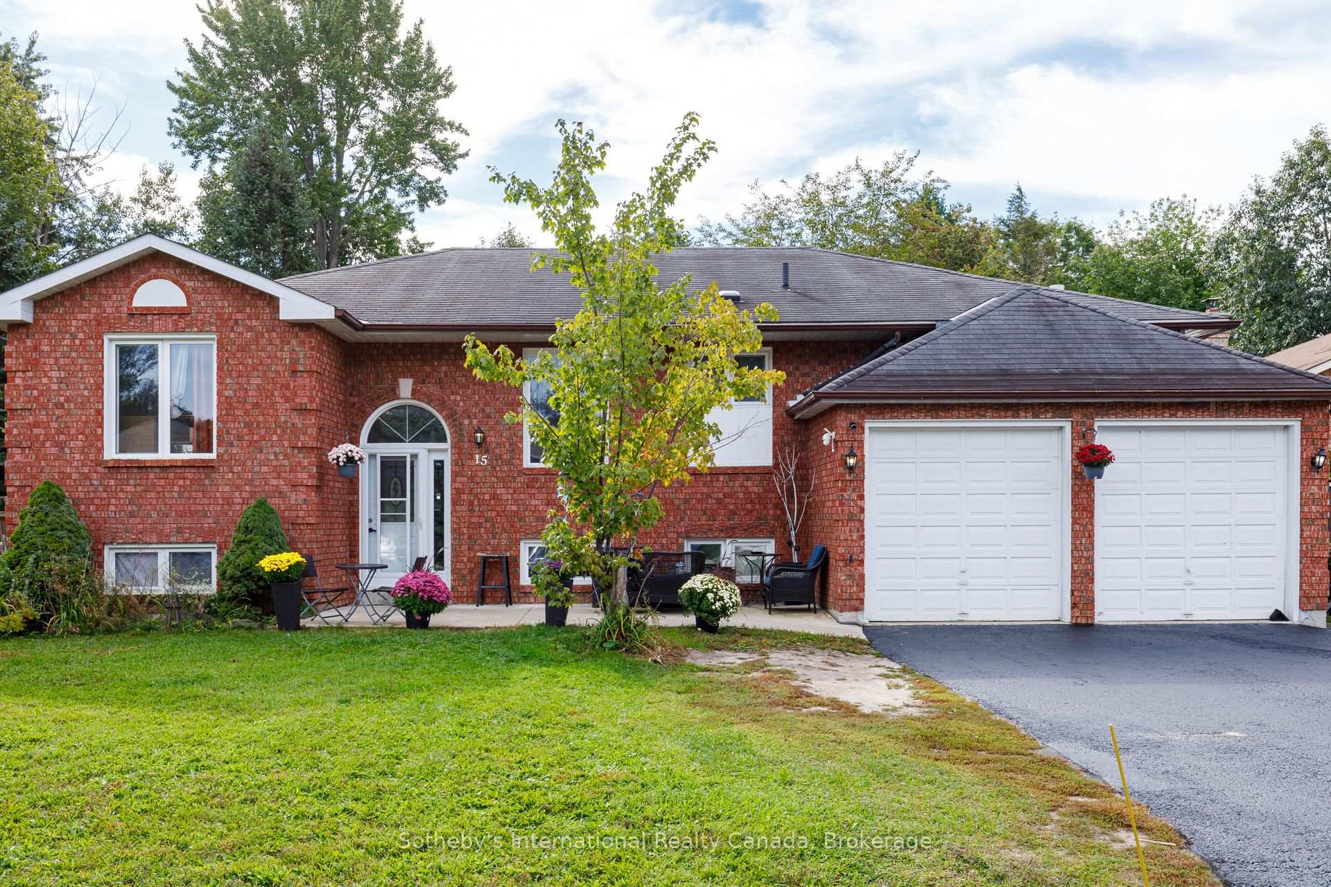 Photo of 15 Port Royal Trail