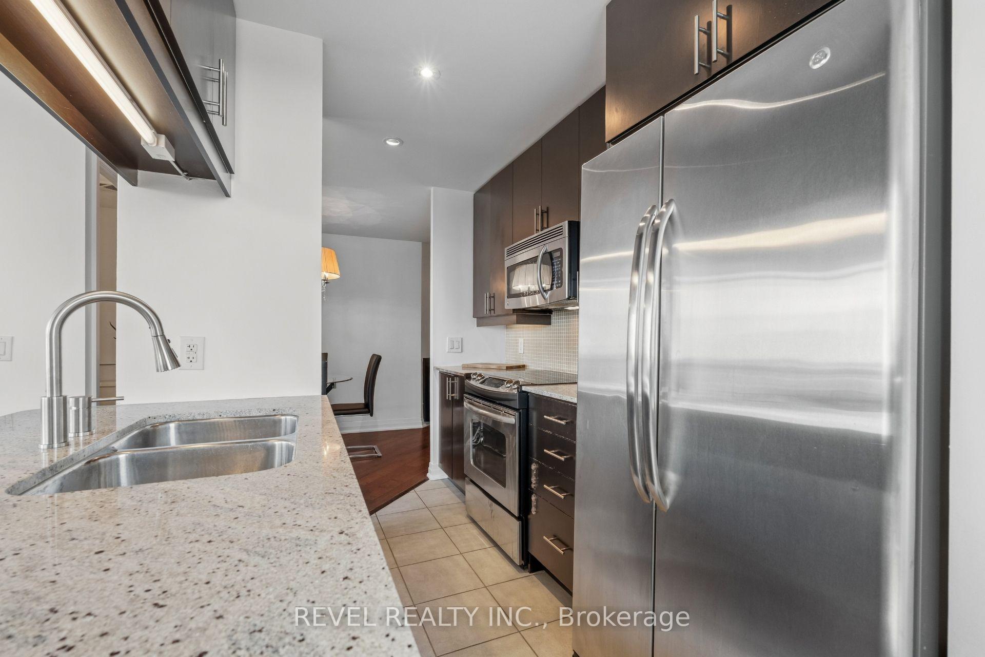 Photo 9 of Unit 511, 1055 Southdown Road, Mississauga, Clarkson — HOMEH