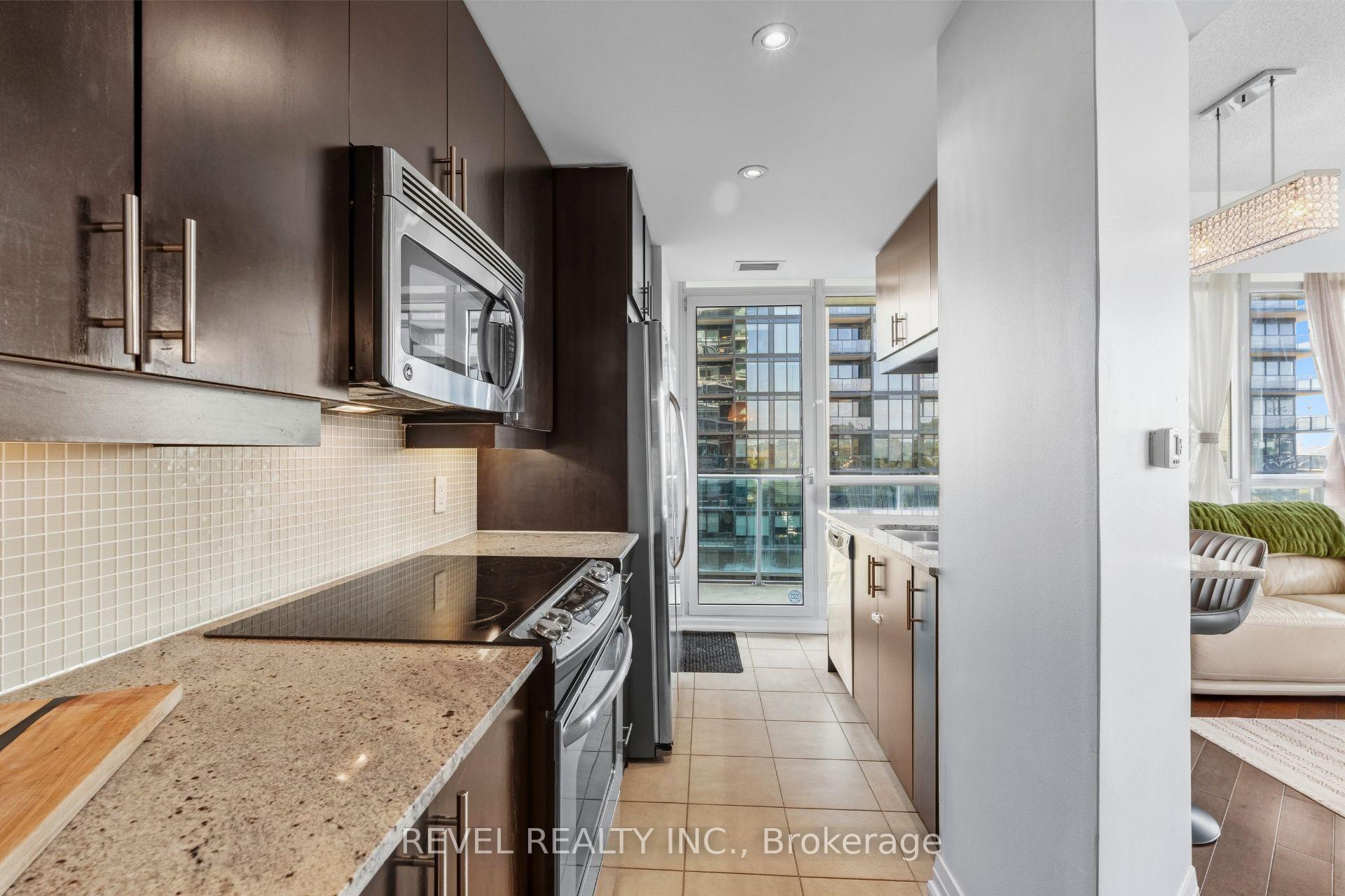 Photo 12 of Unit 511, 1055 Southdown Road, Mississauga, Clarkson — HOMEH