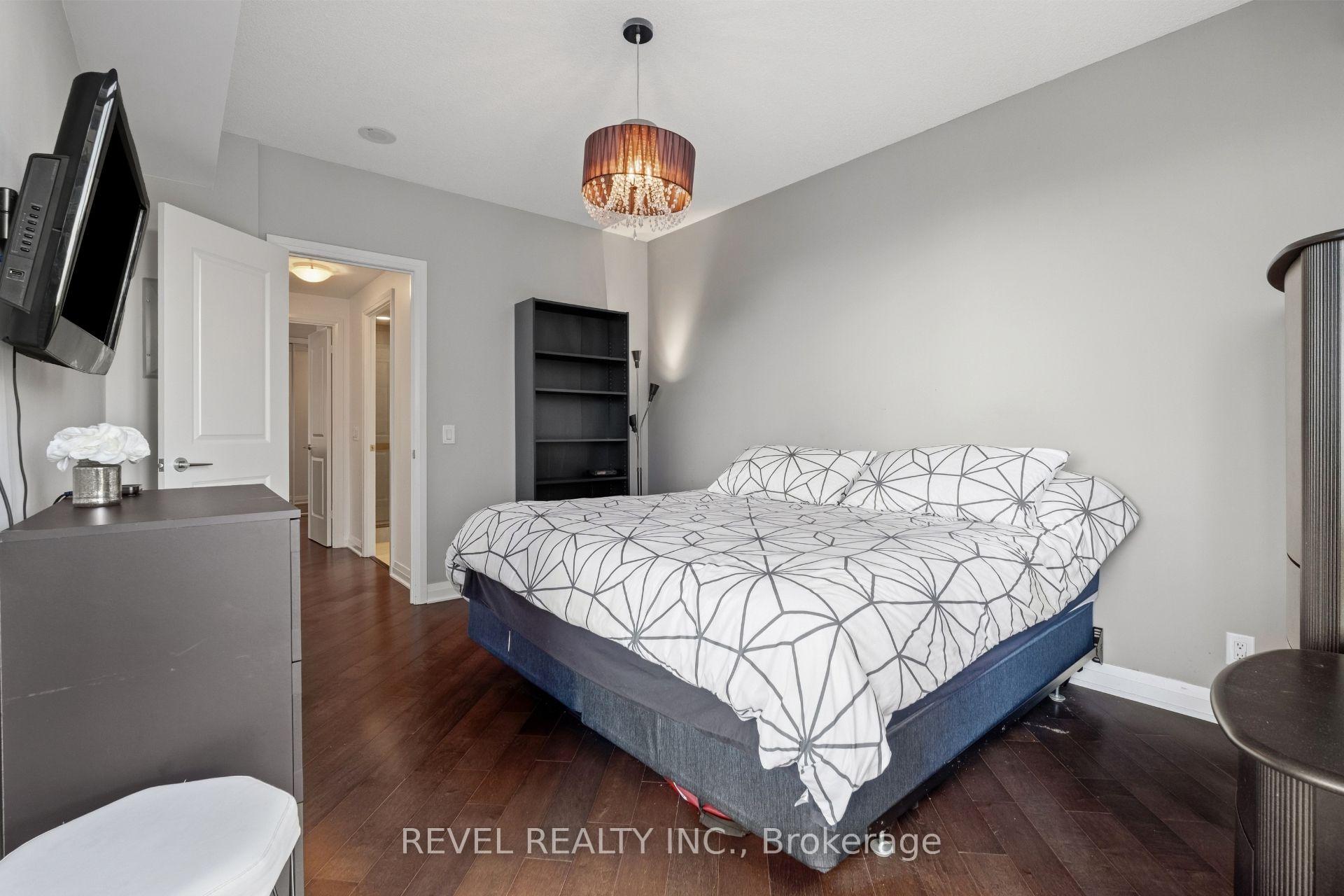 Photo 18 of Unit 511, 1055 Southdown Road, Mississauga, Clarkson — HOMEH