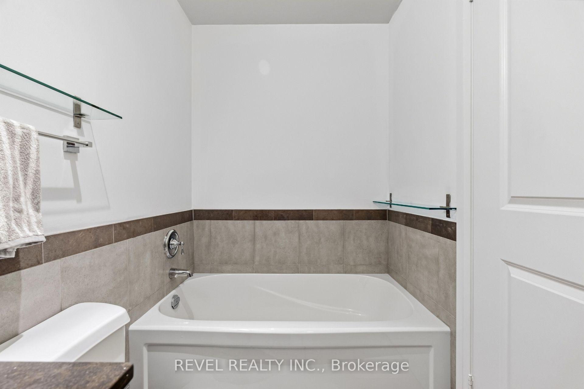 Photo 20 of Unit 511, 1055 Southdown Road, Mississauga, Clarkson — HOMEH