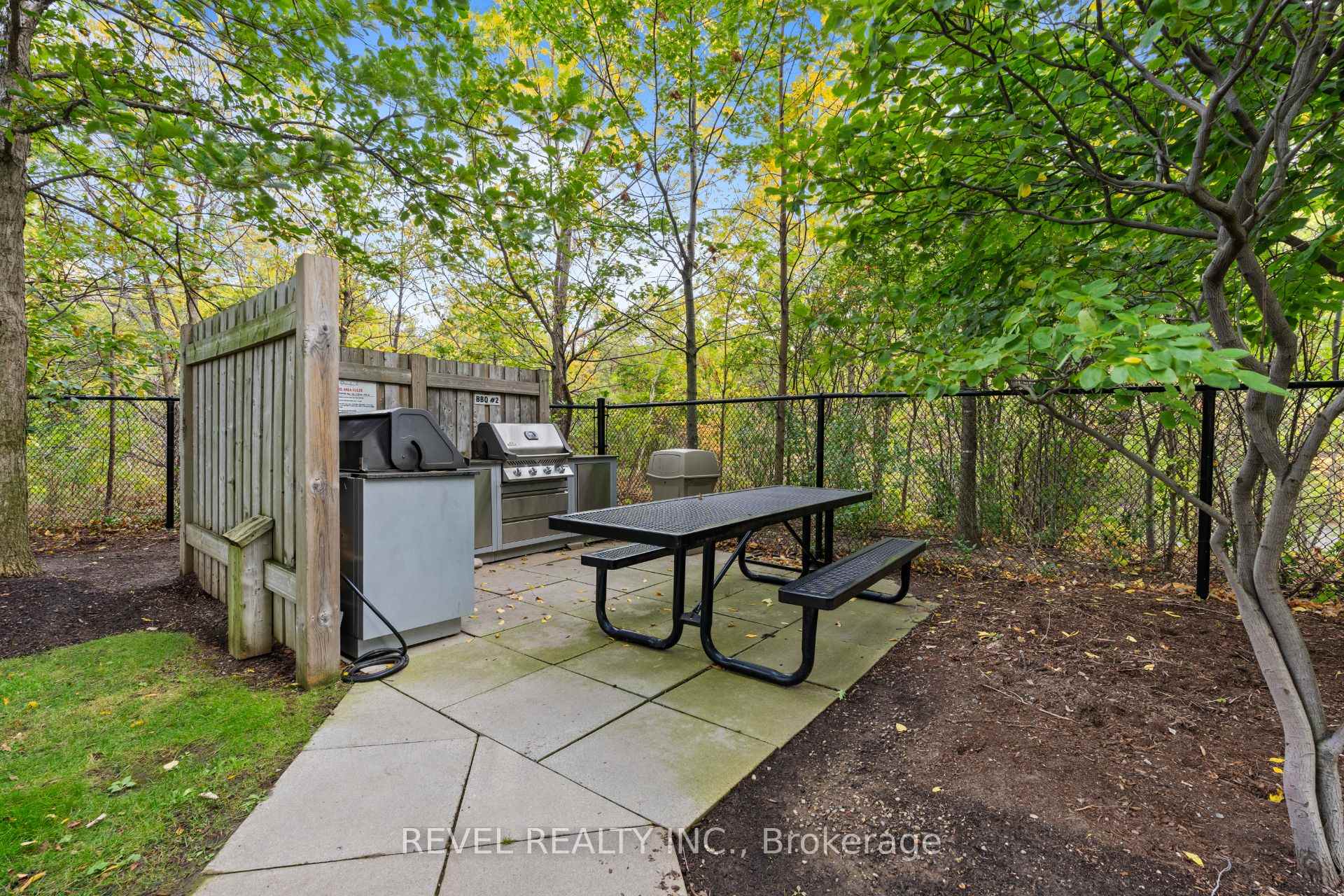 Photo 38 of Unit 511, 1055 Southdown Road, Mississauga, Clarkson — HOMEH