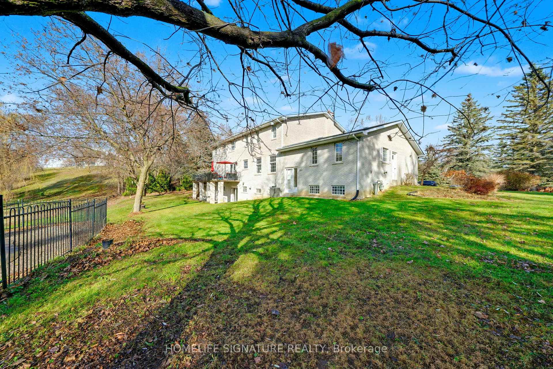 Photo 14 of 28 Walton Drive, Caledon, Palgrave — HOMEH