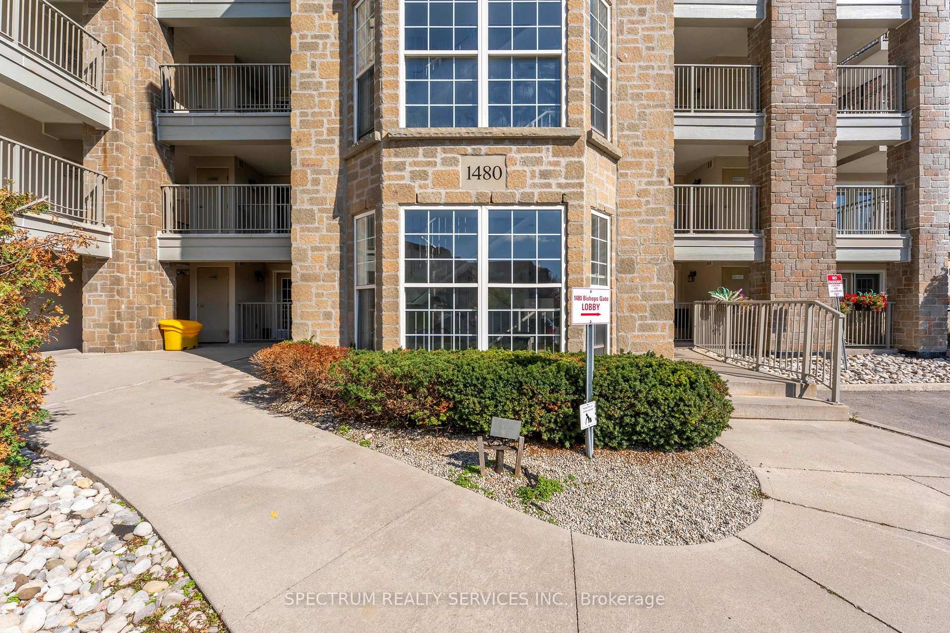 Photo 4 of Unit 208, 1480 Bishops Gate, Oakville, Glen Abbey — HOMEH
