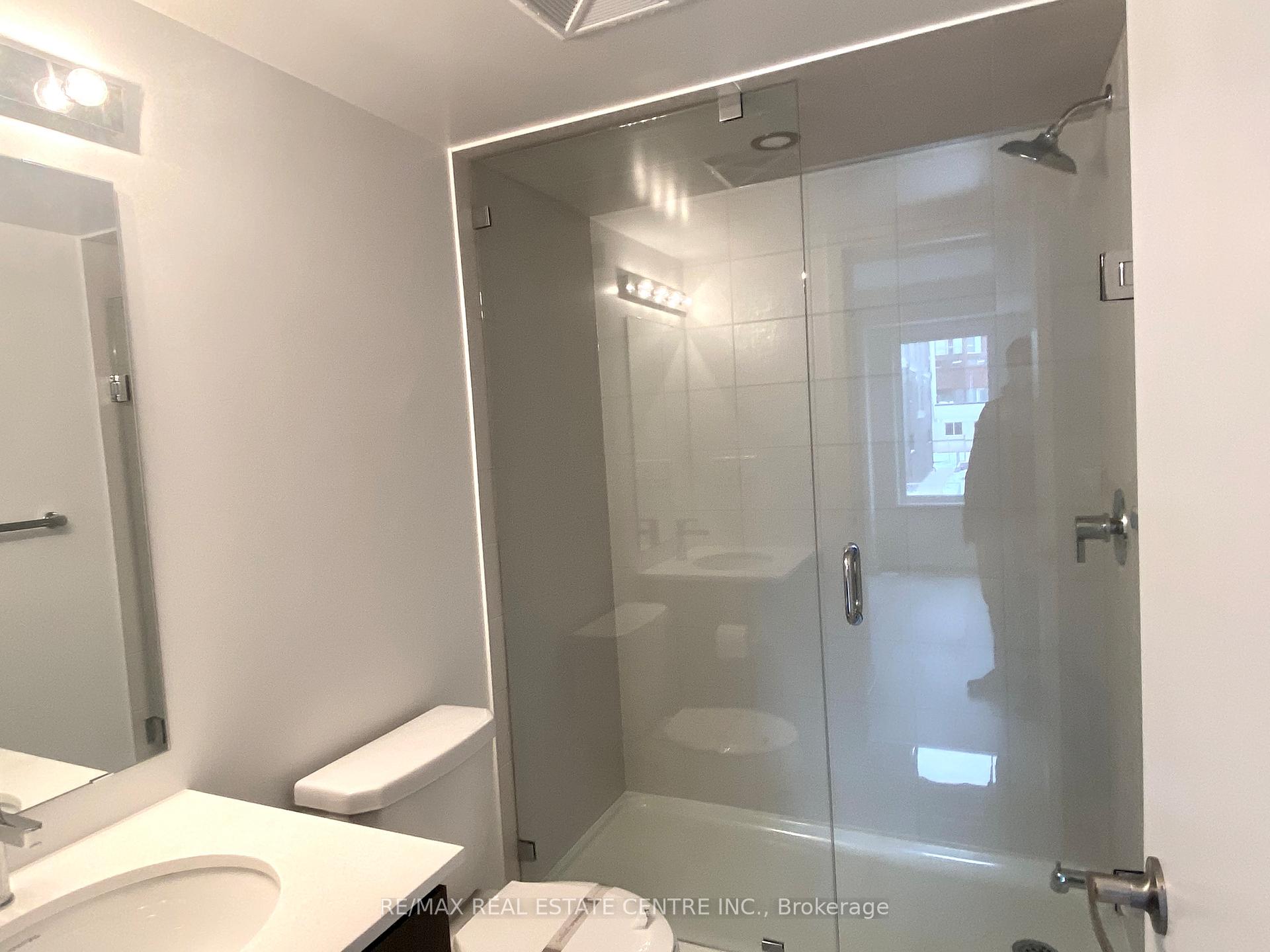 Photo 6 of Unit 5, 3483 Widdicombe Way, Mississauga, Erin Mills — HOMEH