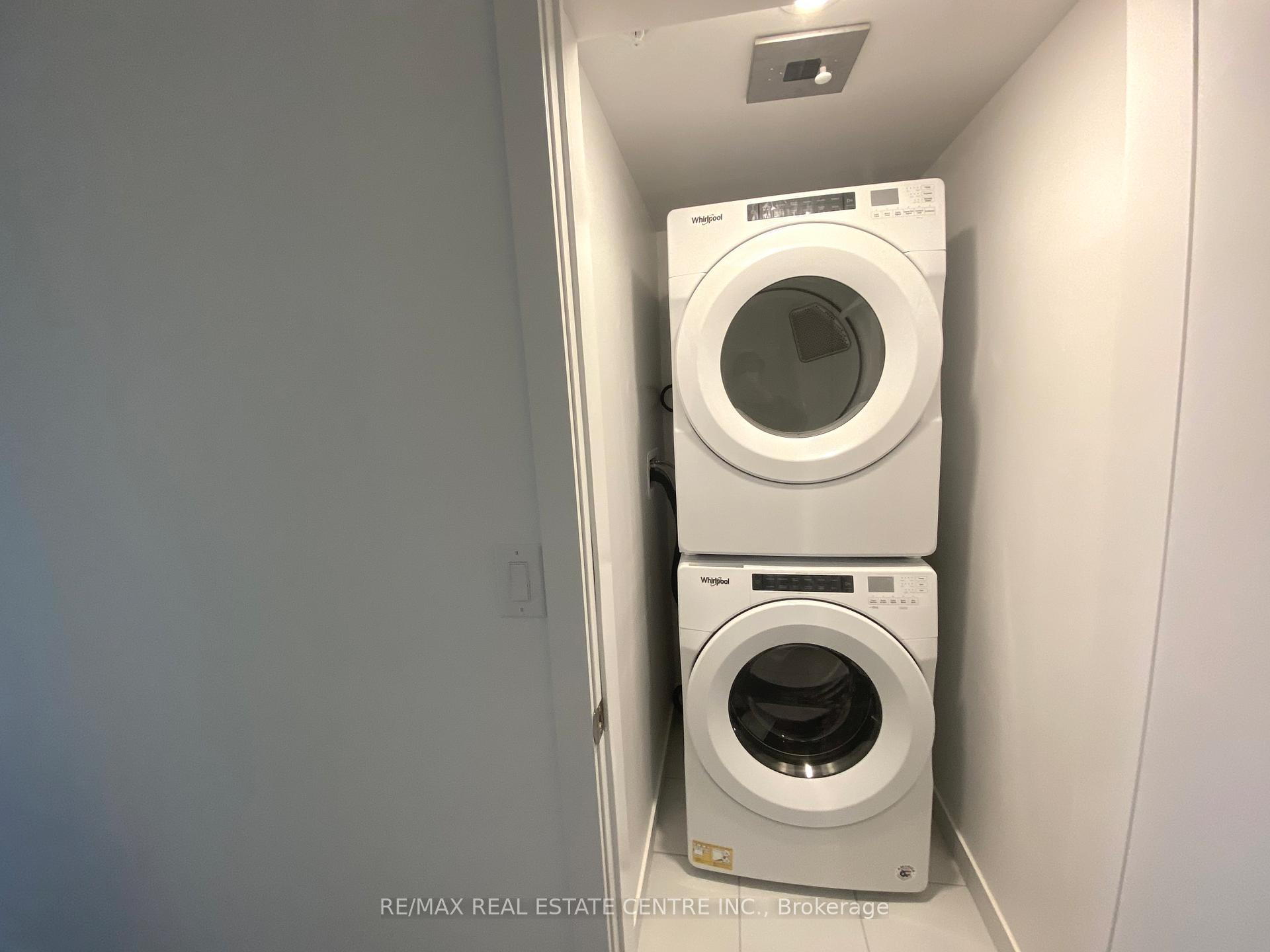 Photo 9 of Unit 5, 3483 Widdicombe Way, Mississauga, Erin Mills — HOMEH