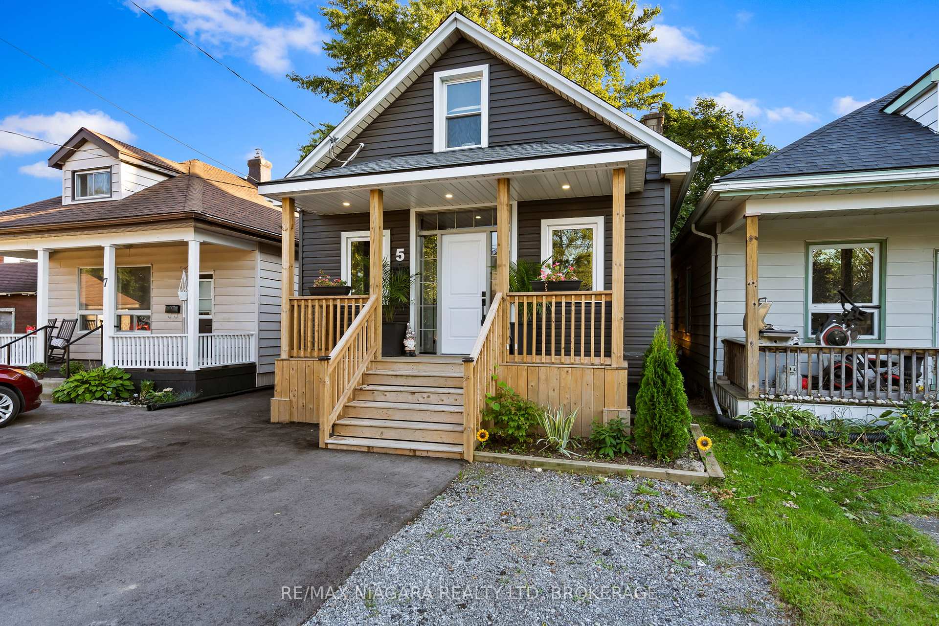 Photo 3 of 5 Cady Street, Welland, Lincoln/Crowland — HOMEH