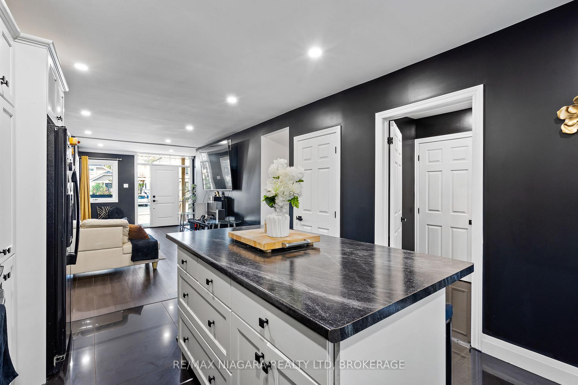 Photo 4 of 5 Cady Street, Welland, Lincoln/Crowland — HOMEH