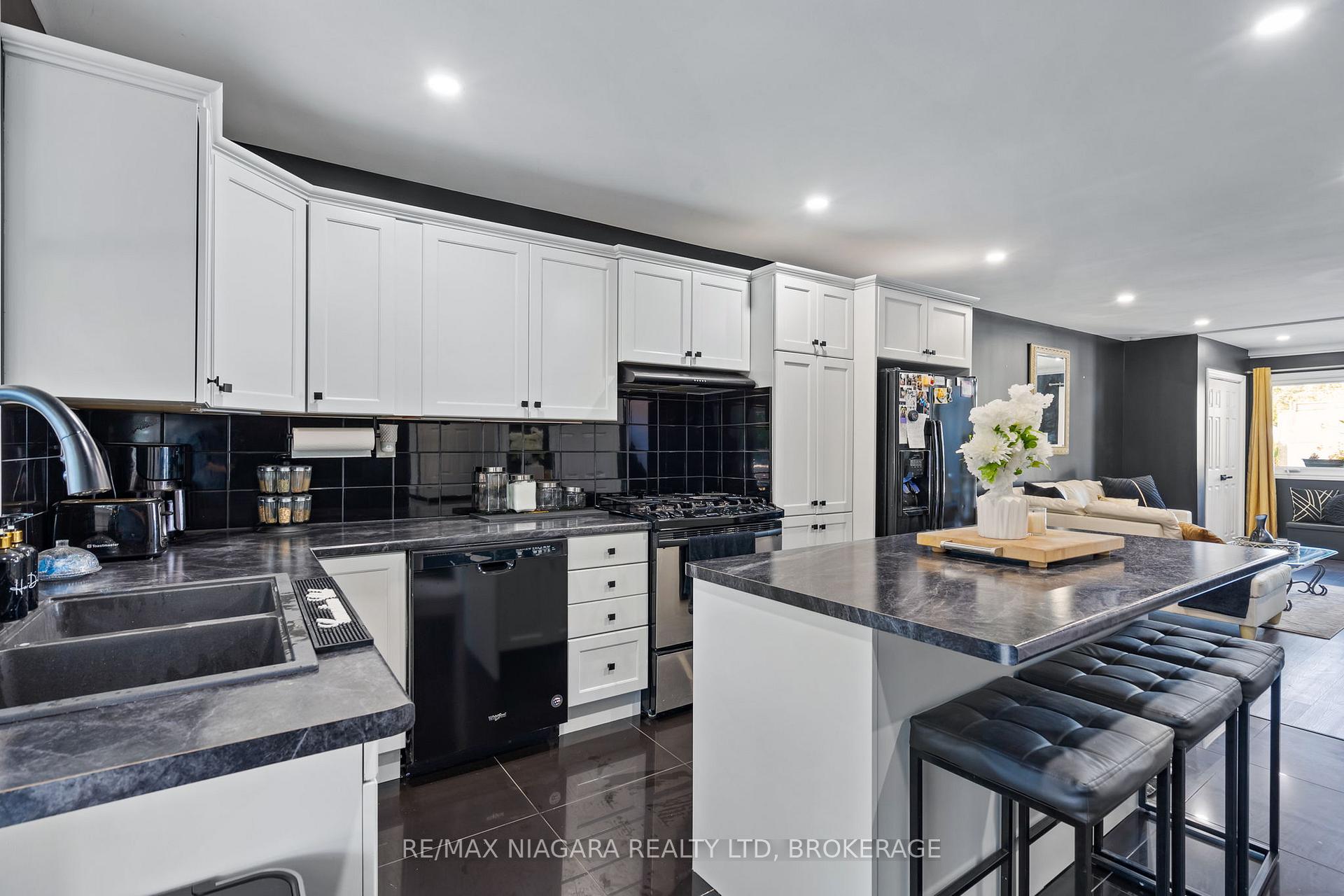 Photo 10 of 5 Cady Street, Welland, Lincoln/Crowland — HOMEH