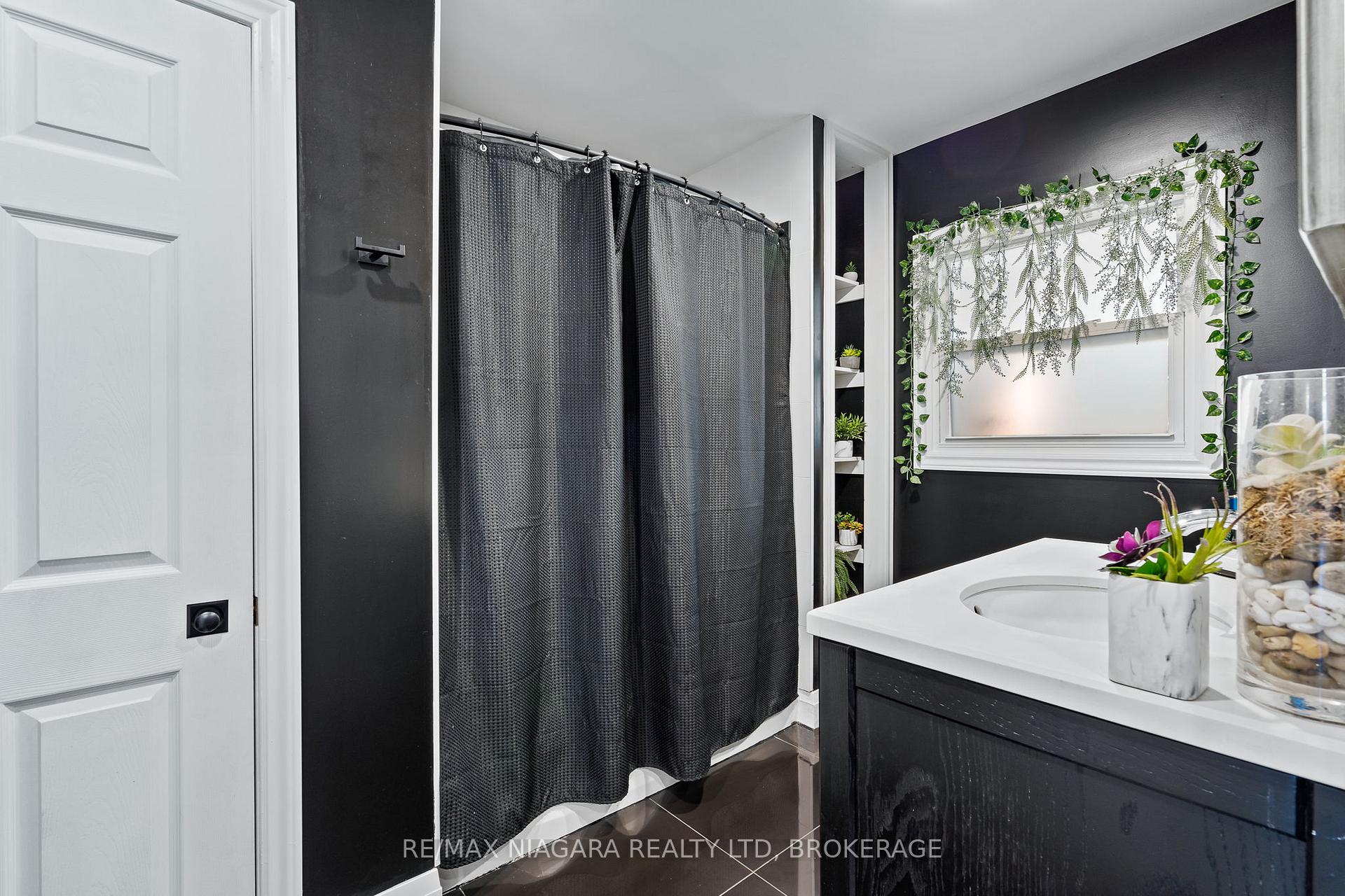 Photo 12 of 5 Cady Street, Welland, Lincoln/Crowland — HOMEH