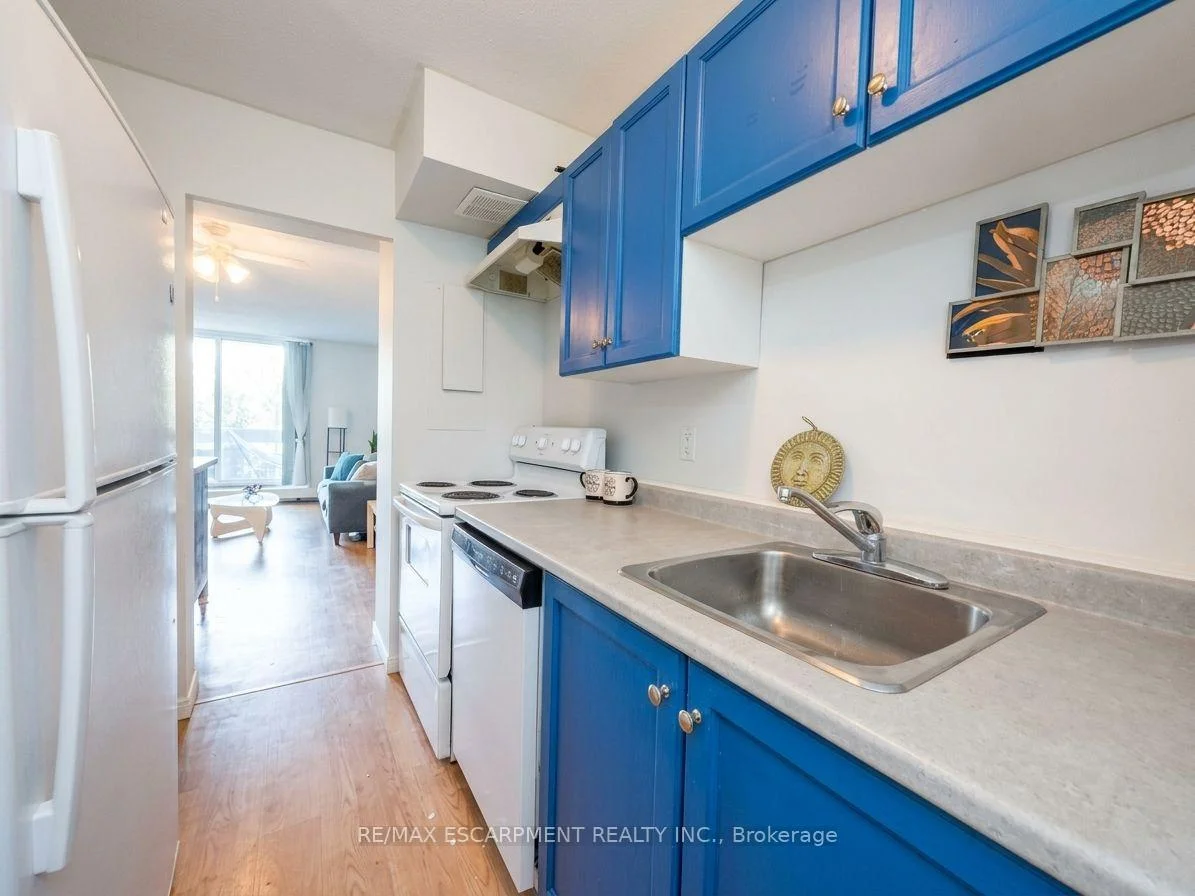 Photo 18 of Unit 346, 350 Quigley Road, Hamilton, Vincent — HOMEH