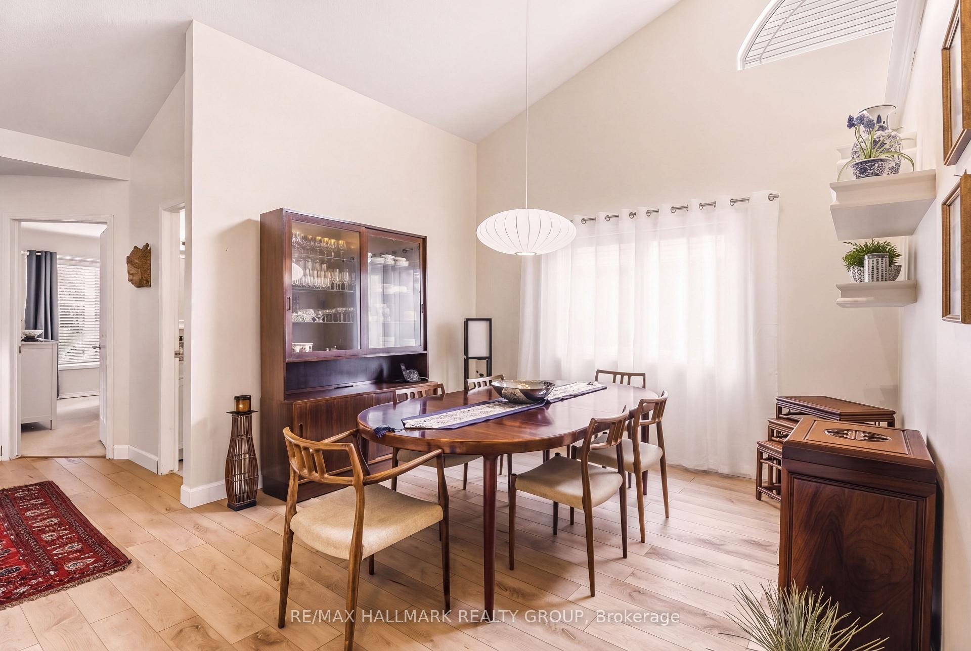 Photo 6 of 3 Burnstead Crescent, Ottawa, Kanata - Emerald Meadows/Trailwest — HOMEH