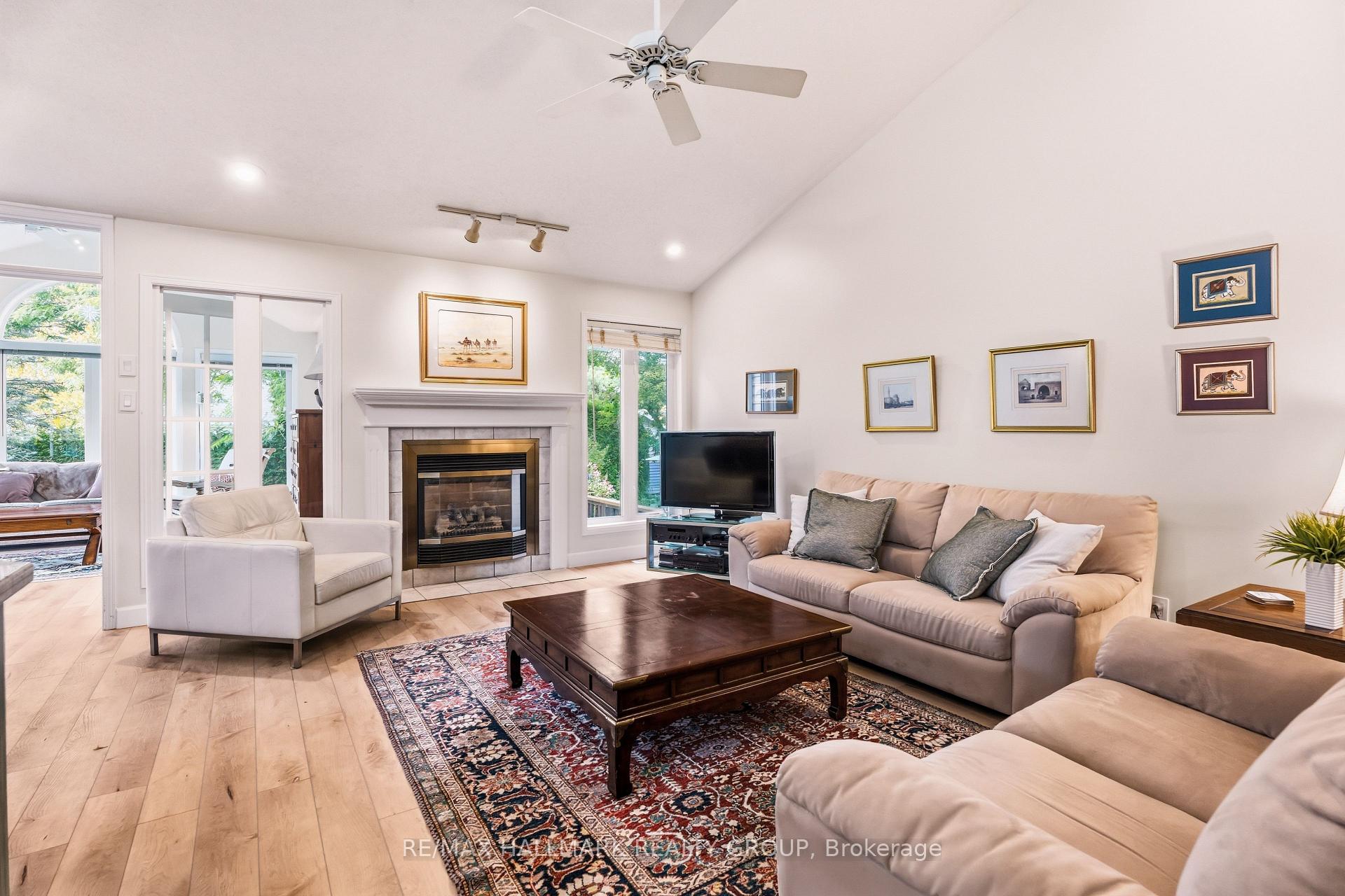 Photo 8 of 3 Burnstead Crescent, Ottawa, Kanata - Emerald Meadows/Trailwest — HOMEH
