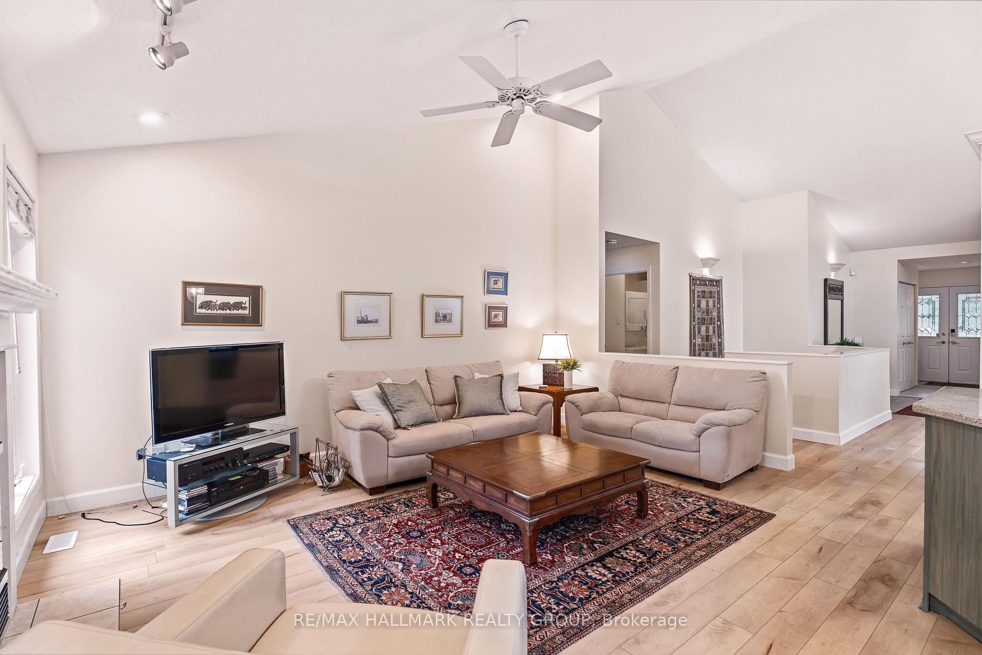 Photo 11 of 3 Burnstead Crescent, Ottawa, Kanata - Emerald Meadows/Trailwest — HOMEH