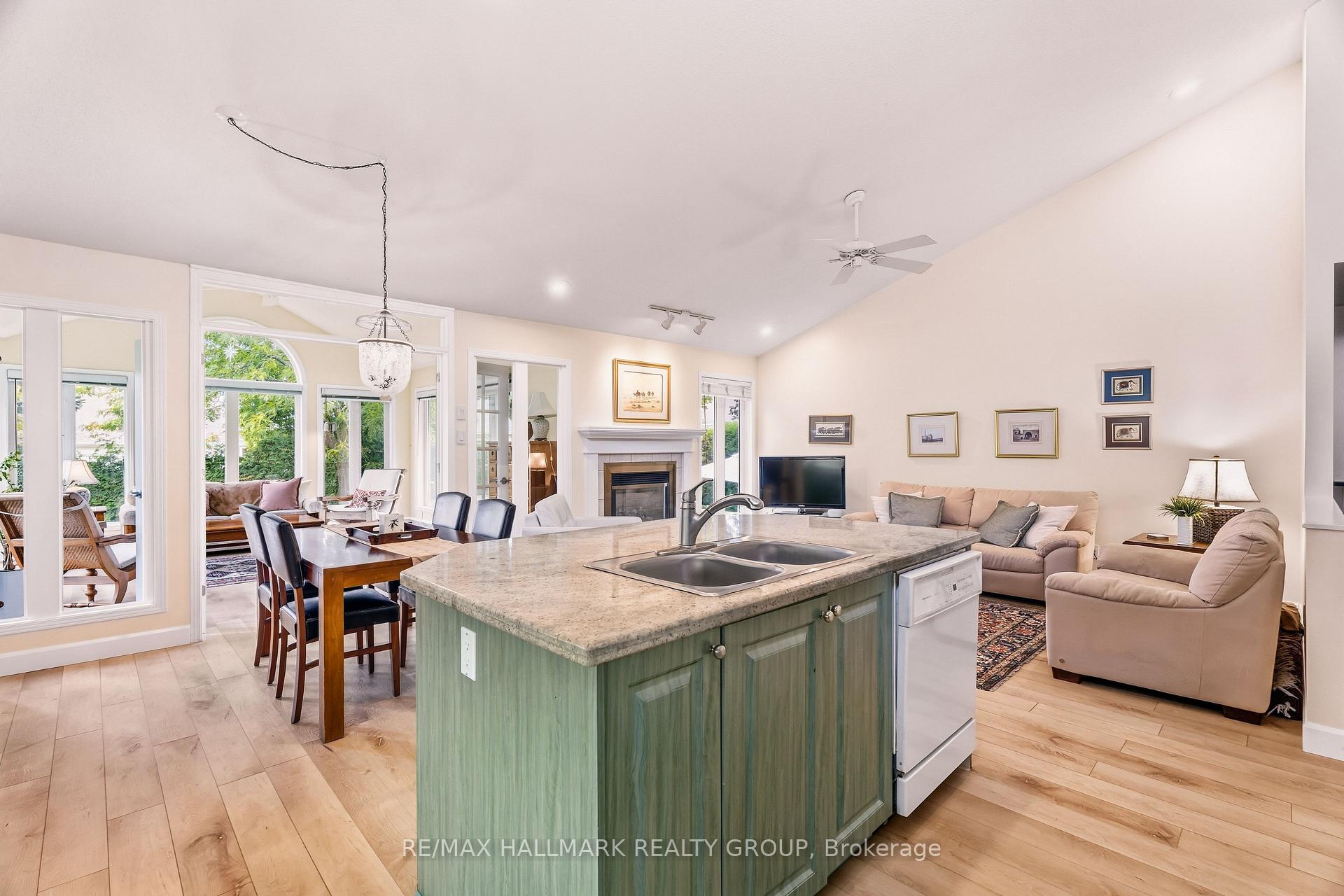 Photo 17 of 3 Burnstead Crescent, Ottawa, Kanata - Emerald Meadows/Trailwest — HOMEH