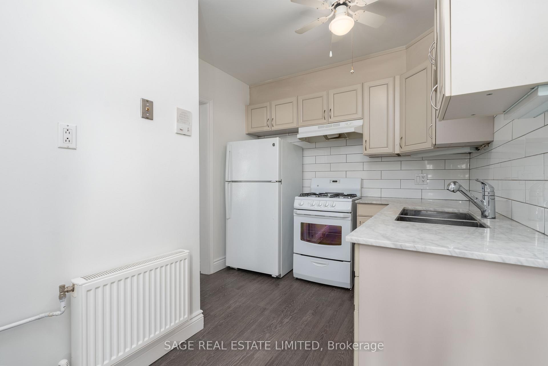 Photo 3 of Unit 1B, 8 Brookmount Road, Toronto, The Beaches — HOMEH