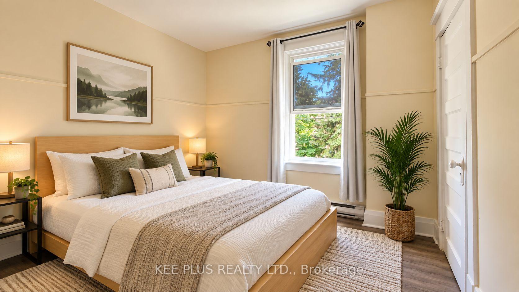 Photo 22 of 131 Chisholm Avenue, Toronto, Woodbine-Lumsden — HOMEH