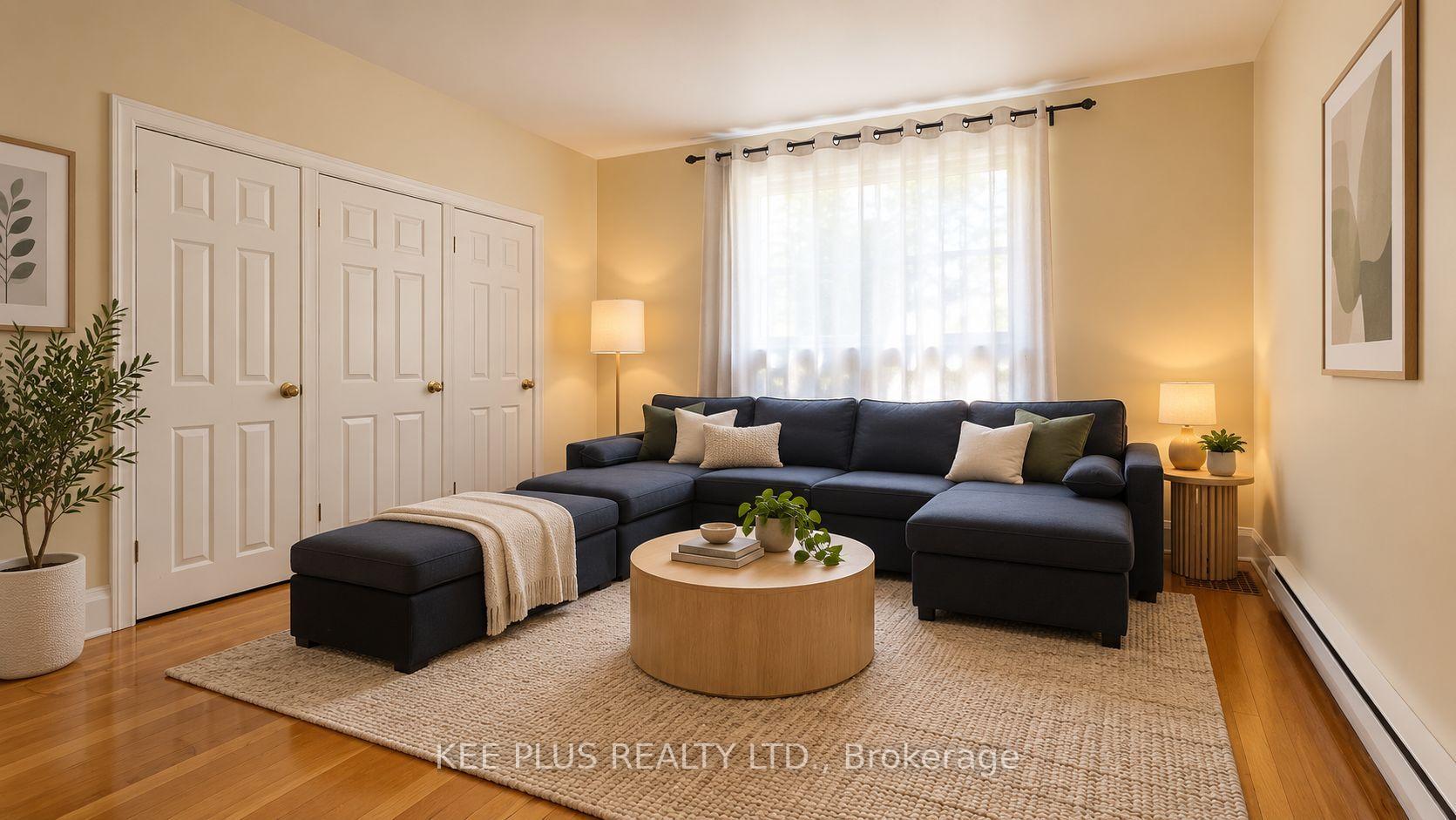 Photo 25 of 131 Chisholm Avenue, Toronto, Woodbine-Lumsden — HOMEH