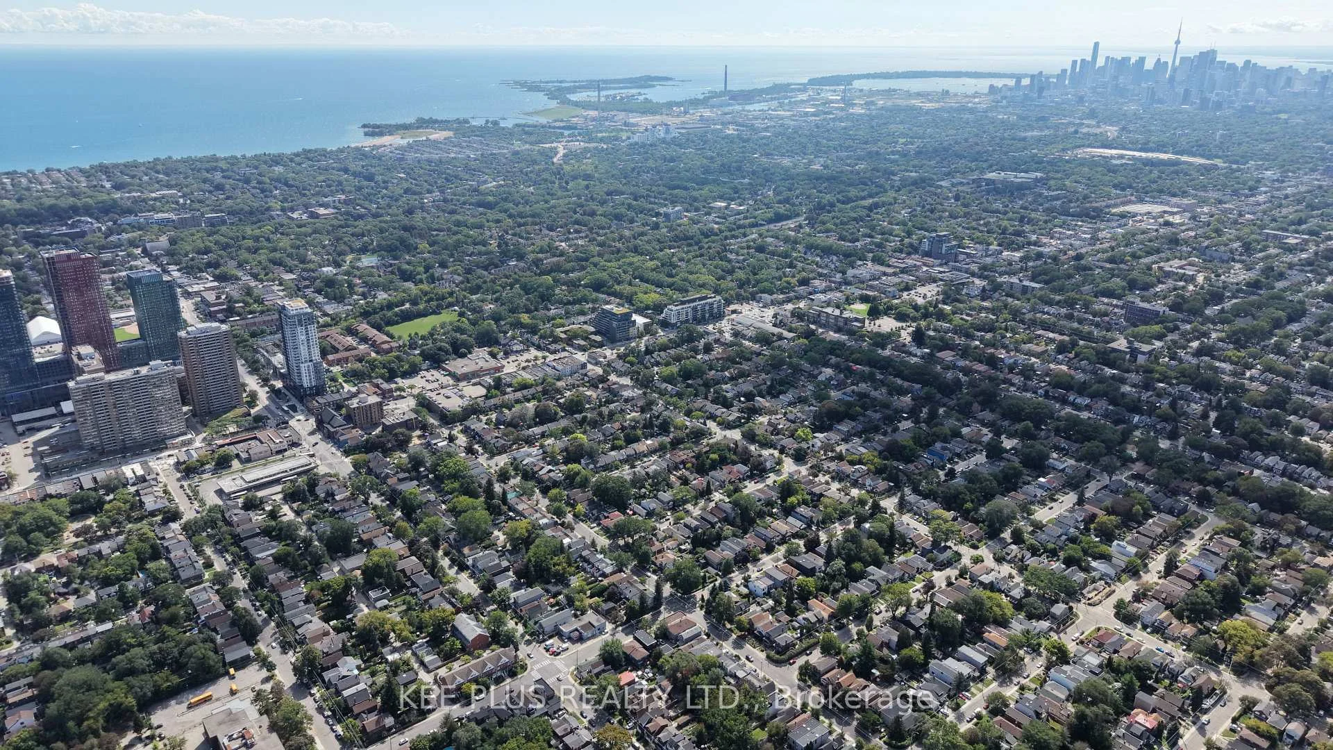 Photo 9 of 131 Chisholm Avenue, Toronto, Woodbine-Lumsden — HOMEH