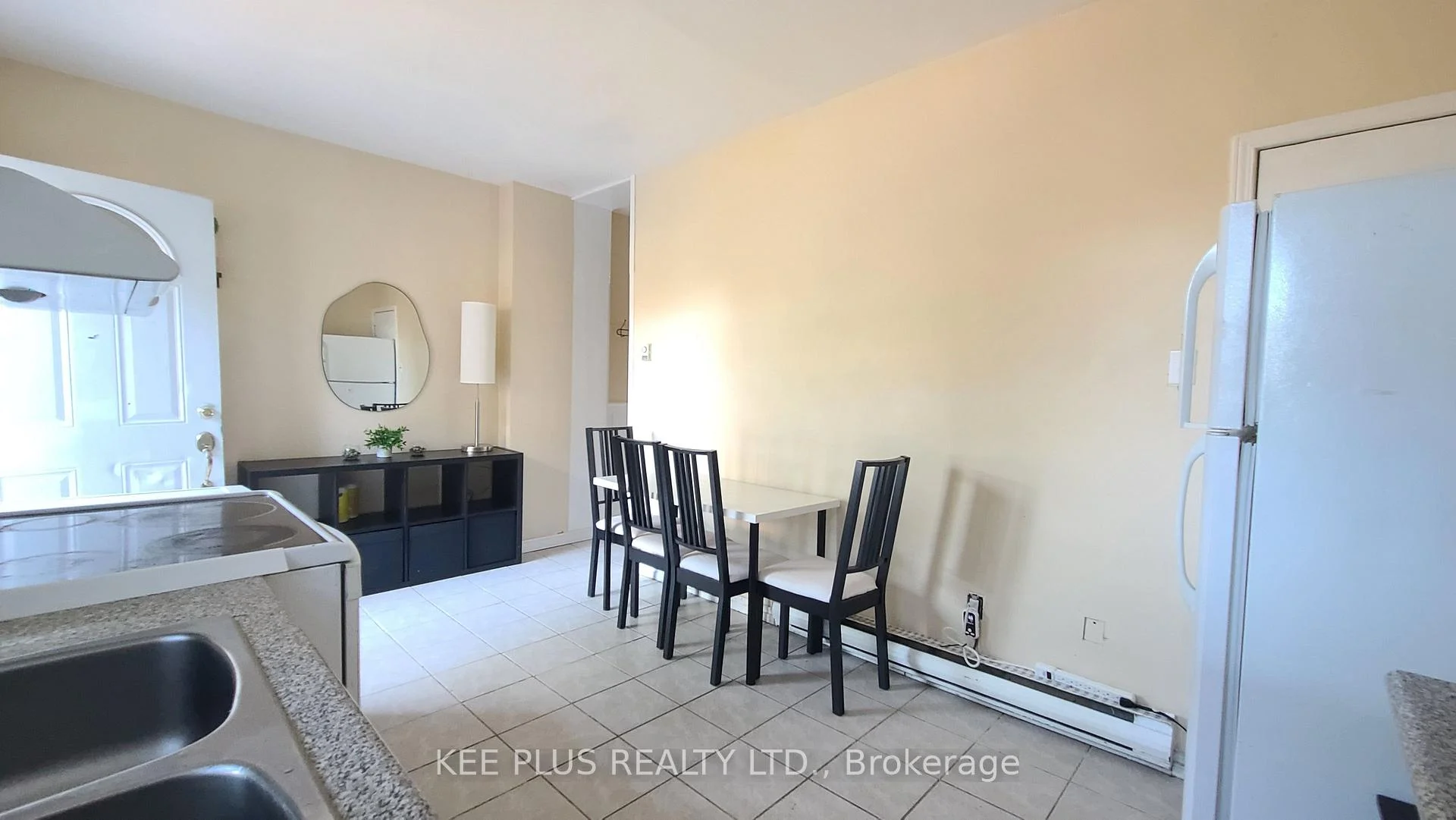 Photo 14 of 131 Chisholm Avenue, Toronto, Woodbine-Lumsden — HOMEH
