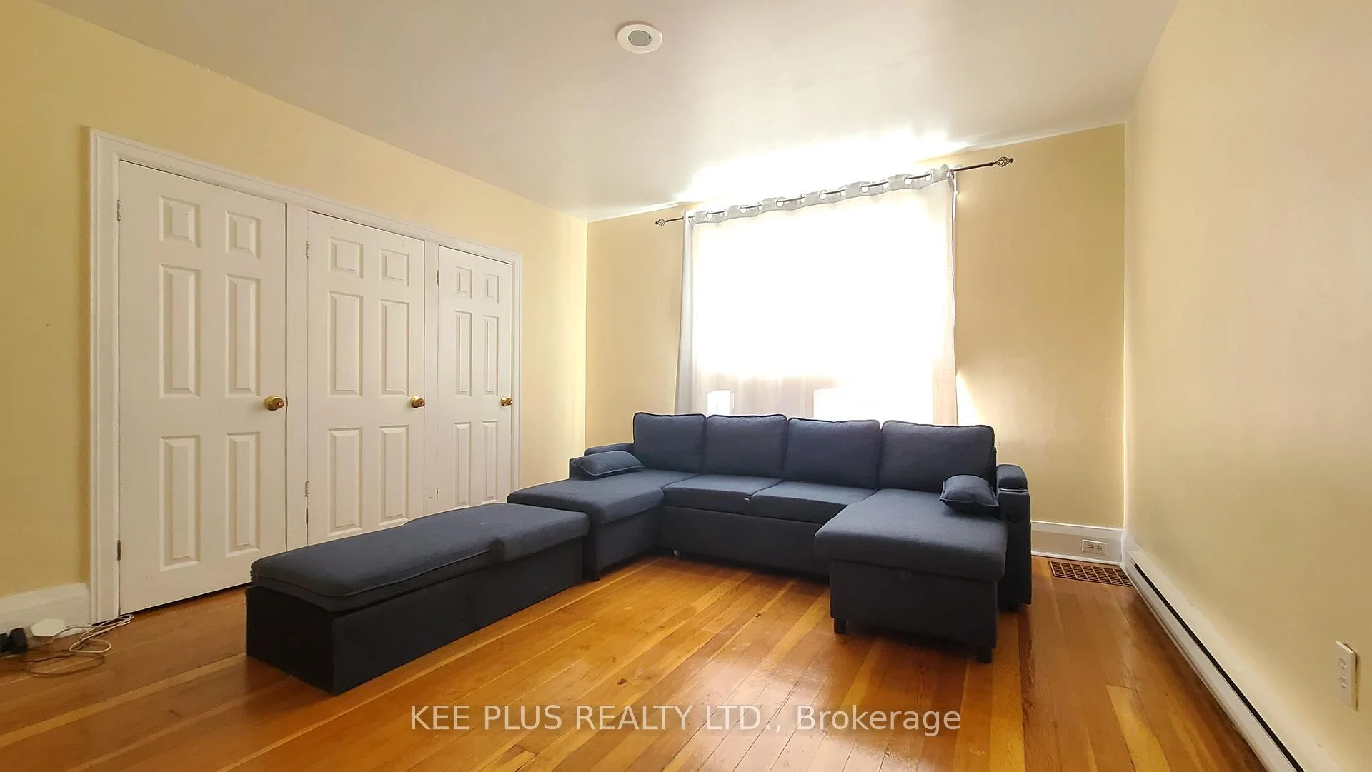 Photo 17 of 131 Chisholm Avenue, Toronto, Woodbine-Lumsden — HOMEH