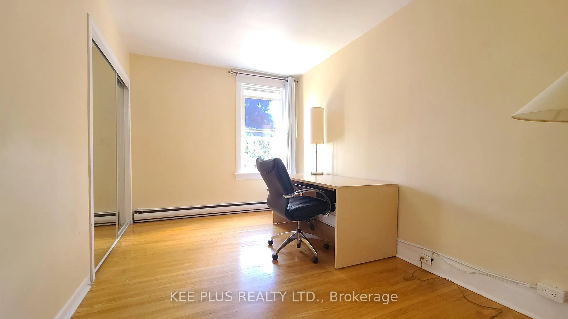 Photo 18 of 131 Chisholm Avenue, Toronto, Woodbine-Lumsden — HOMEH