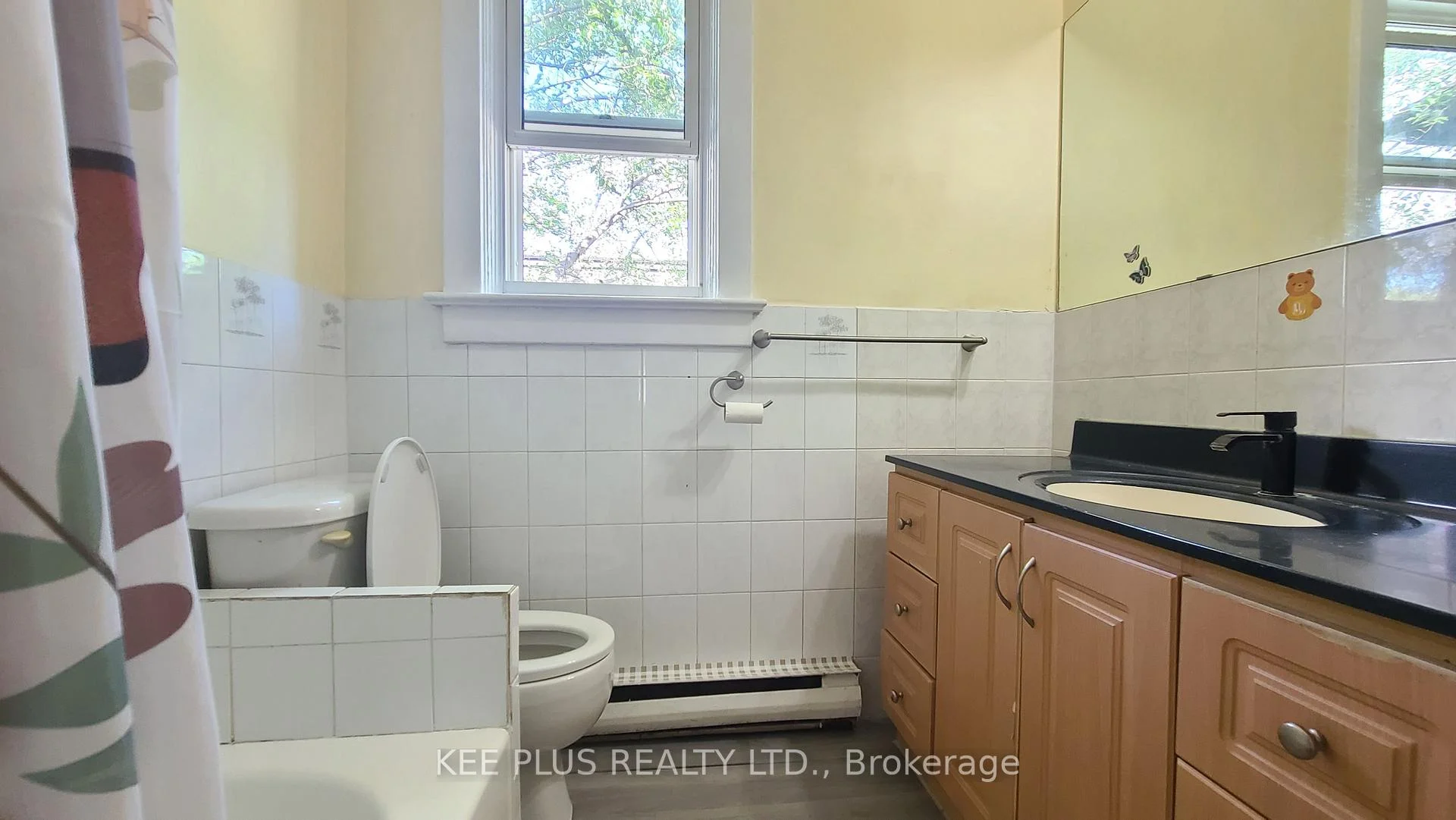 Photo 21 of 131 Chisholm Avenue, Toronto, Woodbine-Lumsden — HOMEH