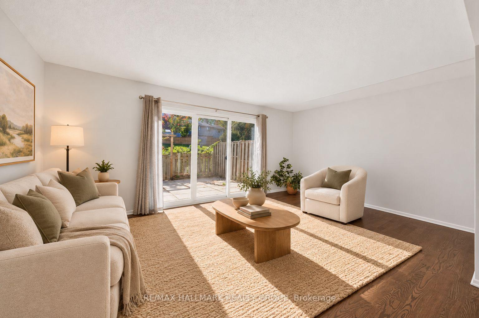 Photo 11 of 122 Costello Avenue, Ottawa, Leslie Park — HOMEH