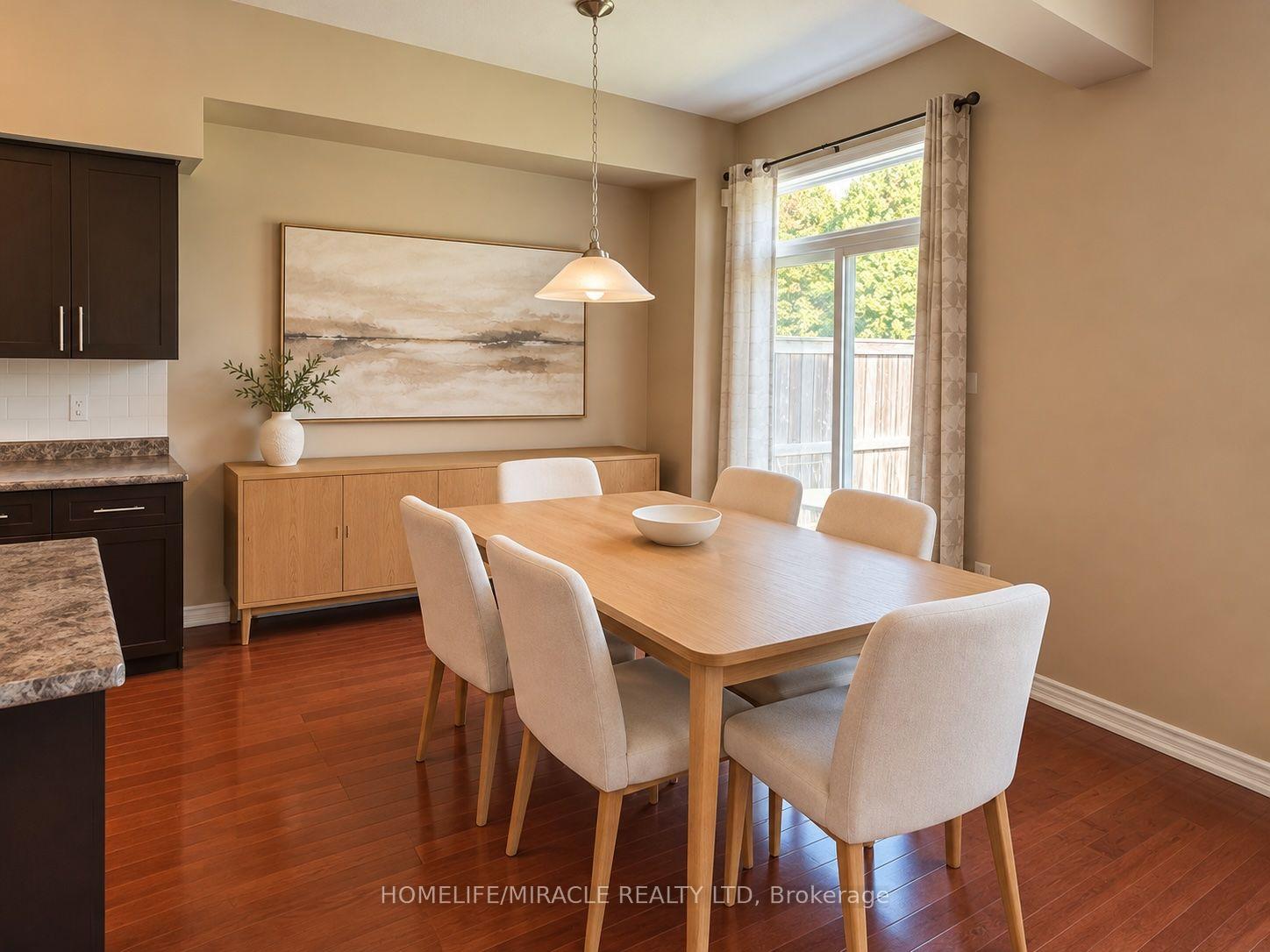 Photo 8 of 133 Oakhaven Place, Hamilton, Meadowlands — HOMEH