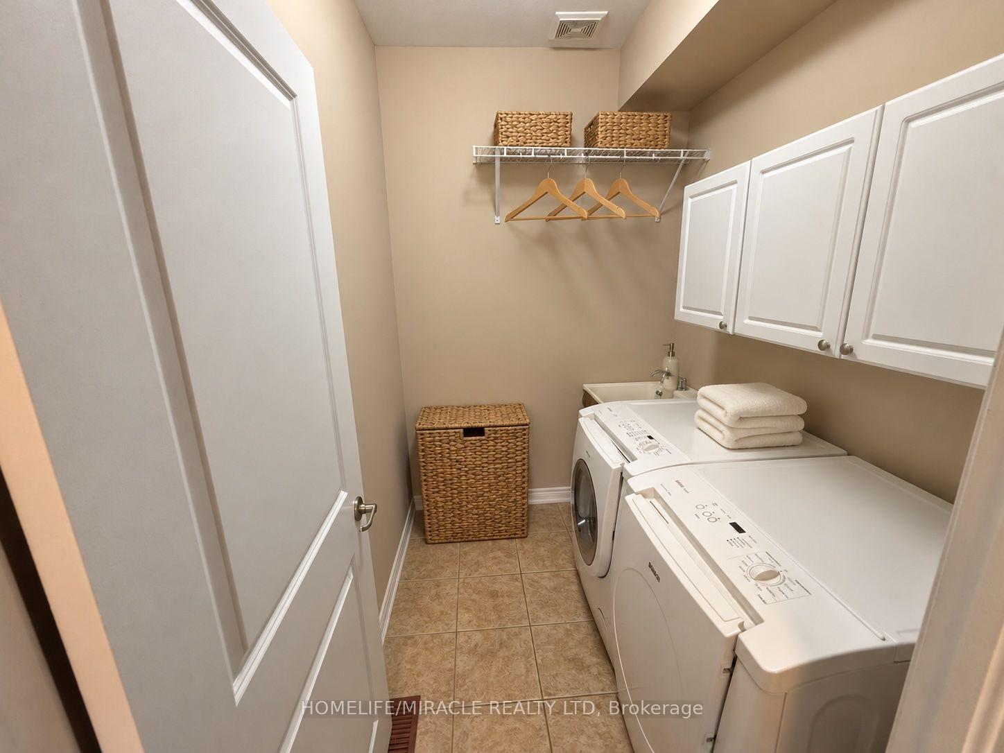 Photo 9 of 133 Oakhaven Place, Hamilton, Meadowlands — HOMEH