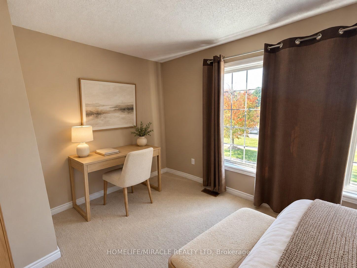 Photo 13 of 133 Oakhaven Place, Hamilton, Meadowlands — HOMEH
