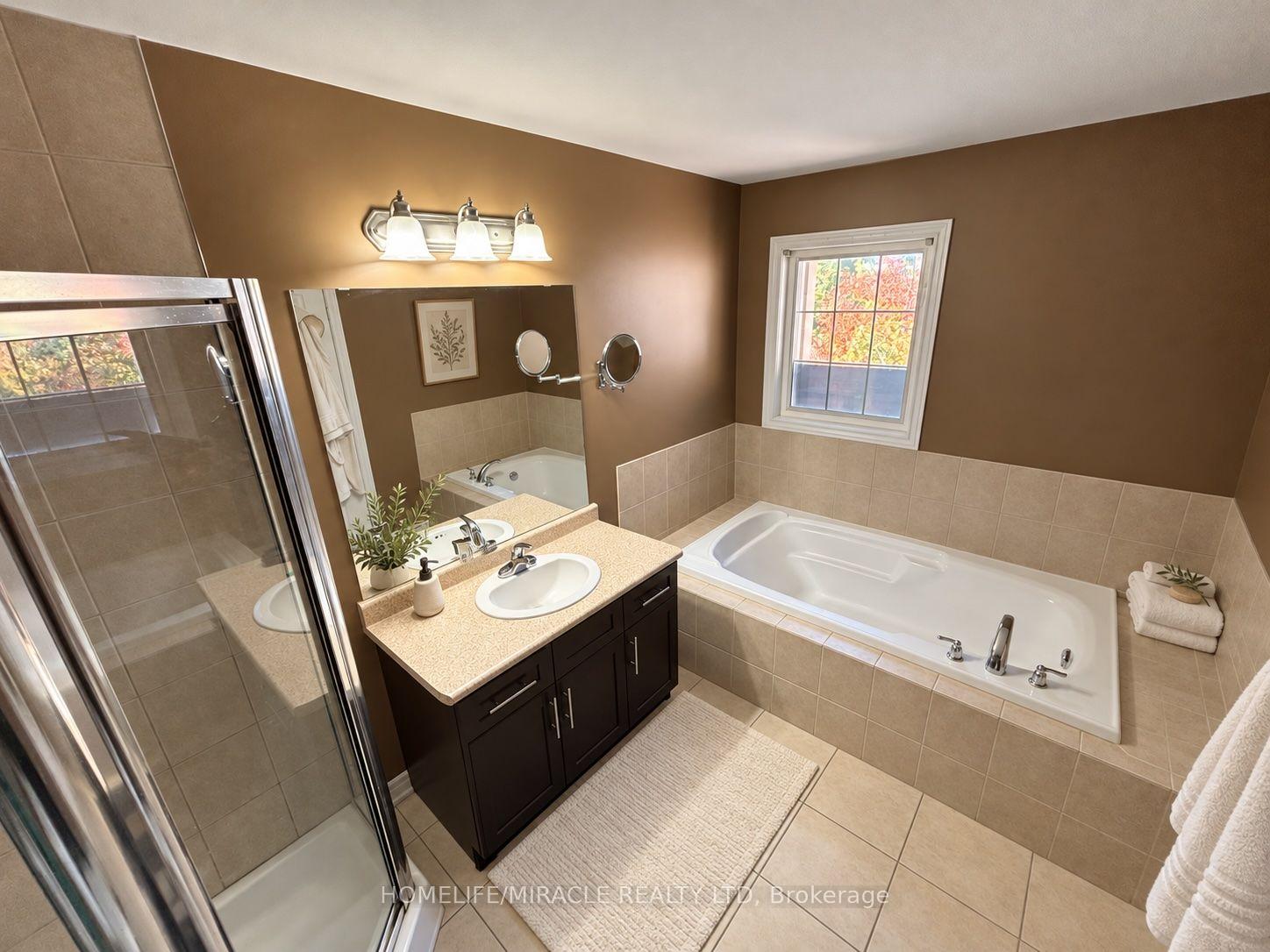 Photo 14 of 133 Oakhaven Place, Hamilton, Meadowlands — HOMEH