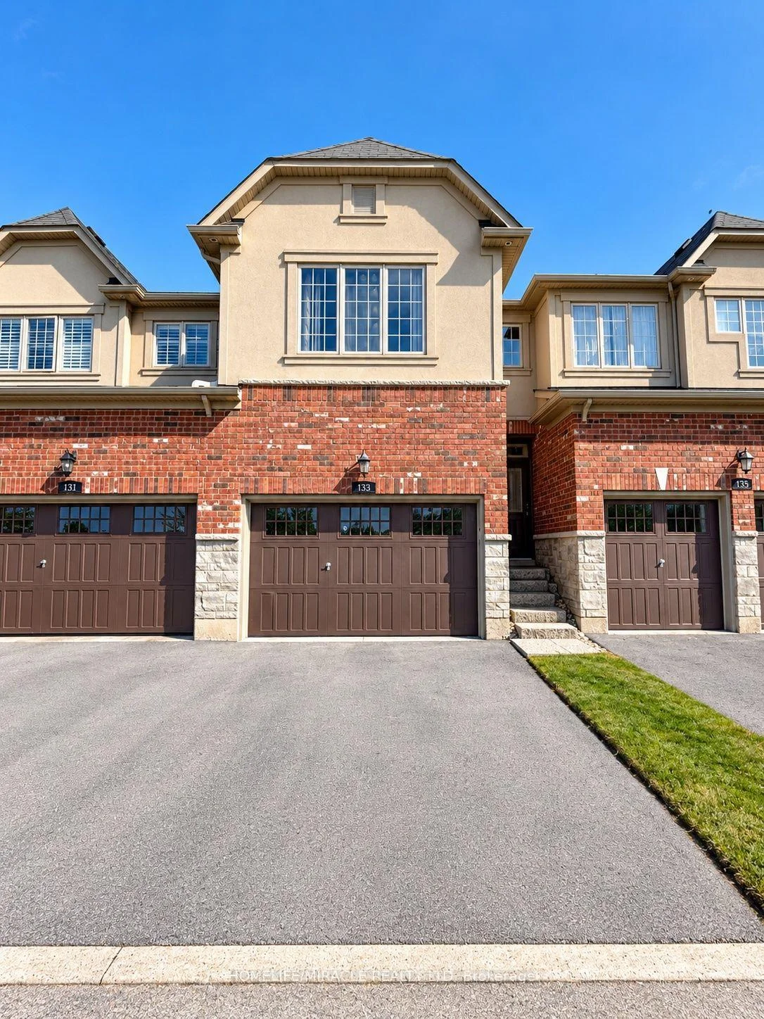 Photo 1 of 133 Oakhaven Place, Hamilton, Meadowlands — HOMEH