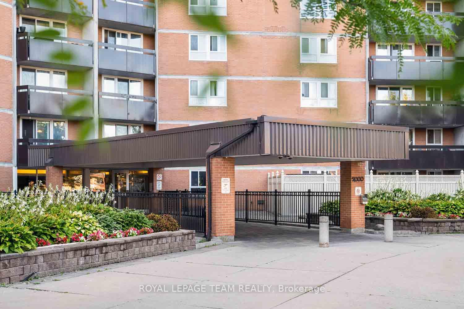 Photo 2 of Unit 409, 2000 Jasmine Crescent, Ottawa, Beacon Hill South — HOMEH