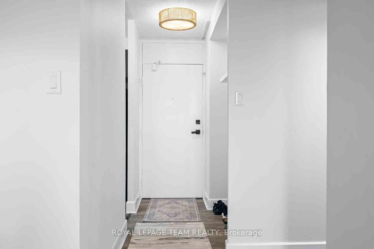 Photo 4 of Unit 409, 2000 Jasmine Crescent, Ottawa, Beacon Hill South — HOMEH