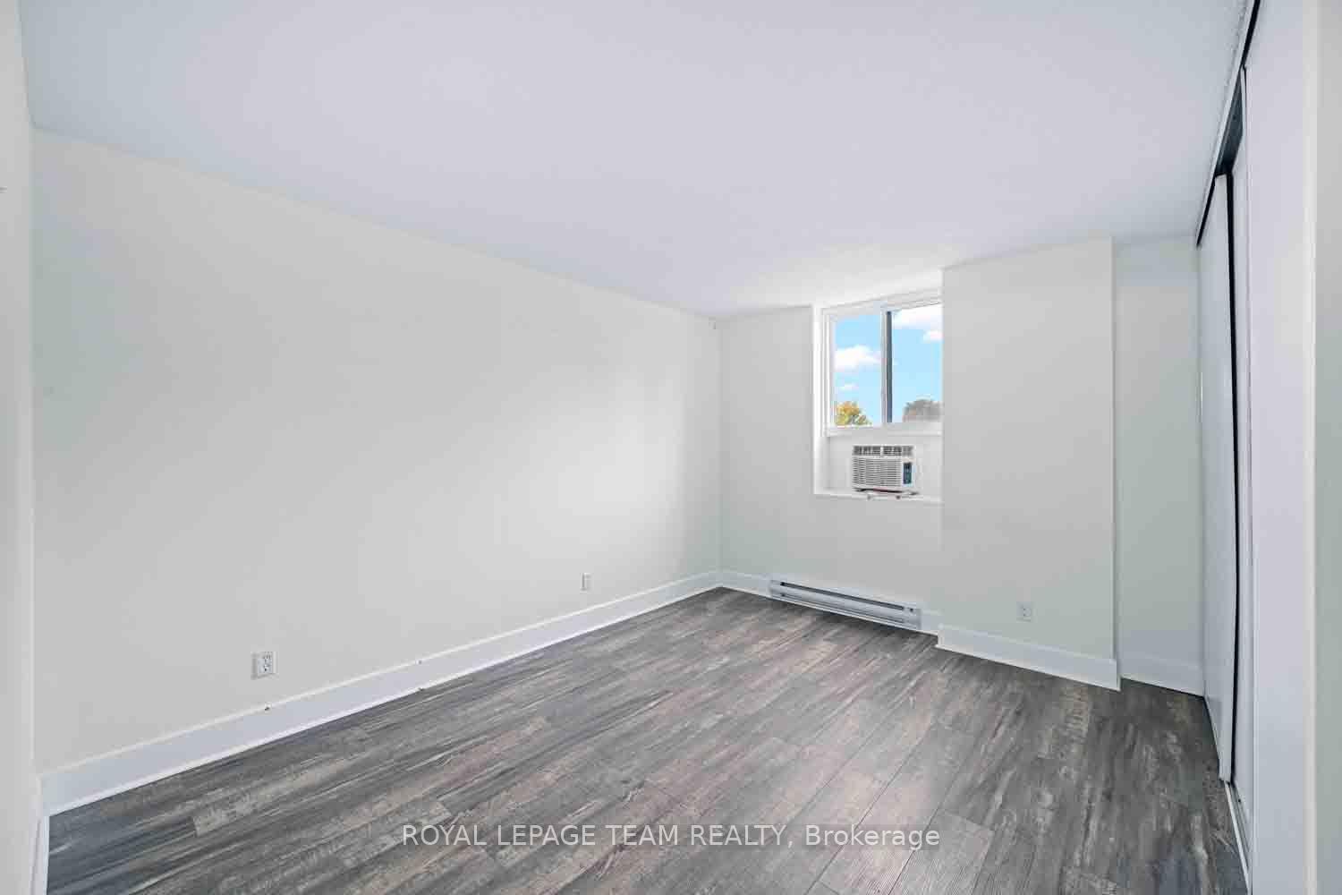 Photo 23 of Unit 409, 2000 Jasmine Crescent, Ottawa, Beacon Hill South — HOMEH