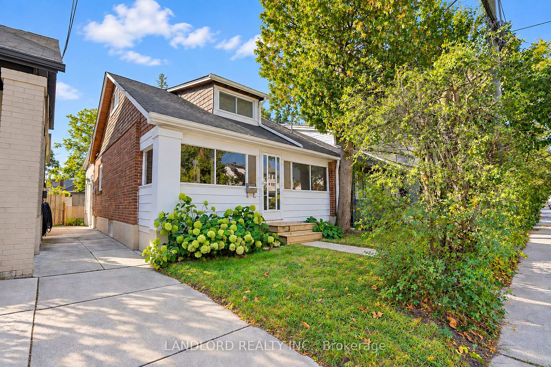 Photo 2 of Unit Main Fl, 45 Craydon Avenue, North York, Mount Dennis — HOMEH