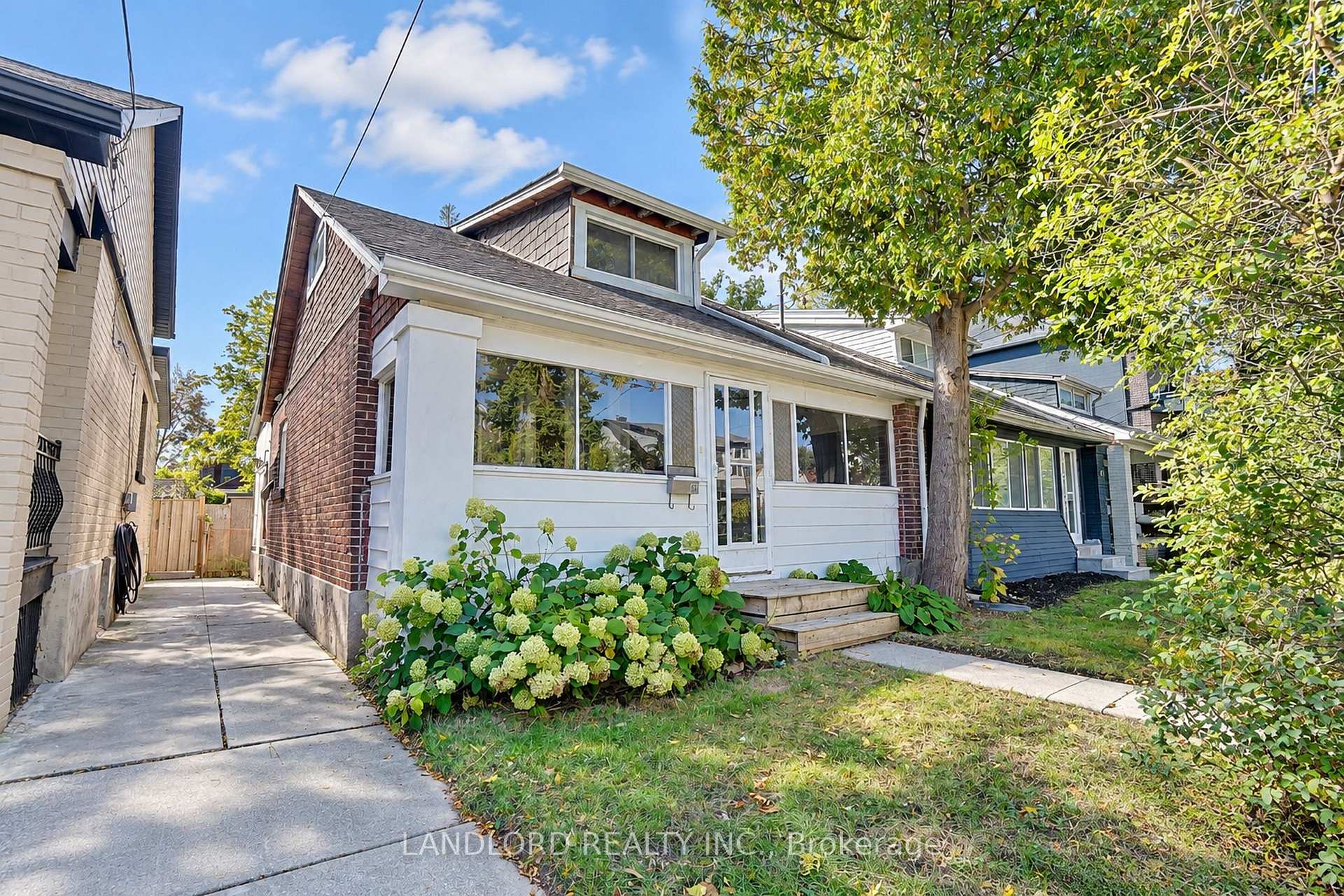 Photo 3 of Unit Main Fl, 45 Craydon Avenue, North York, Mount Dennis — HOMEH