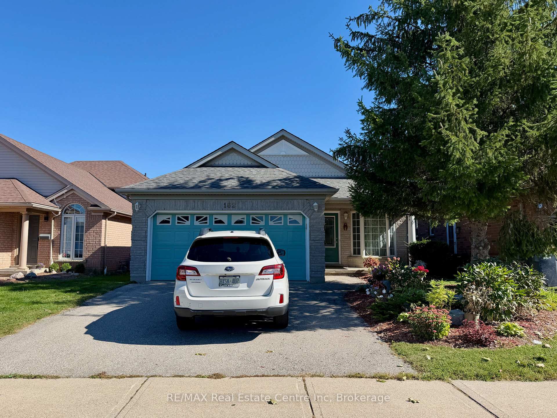 Photo of 162 Clairfields Drive W